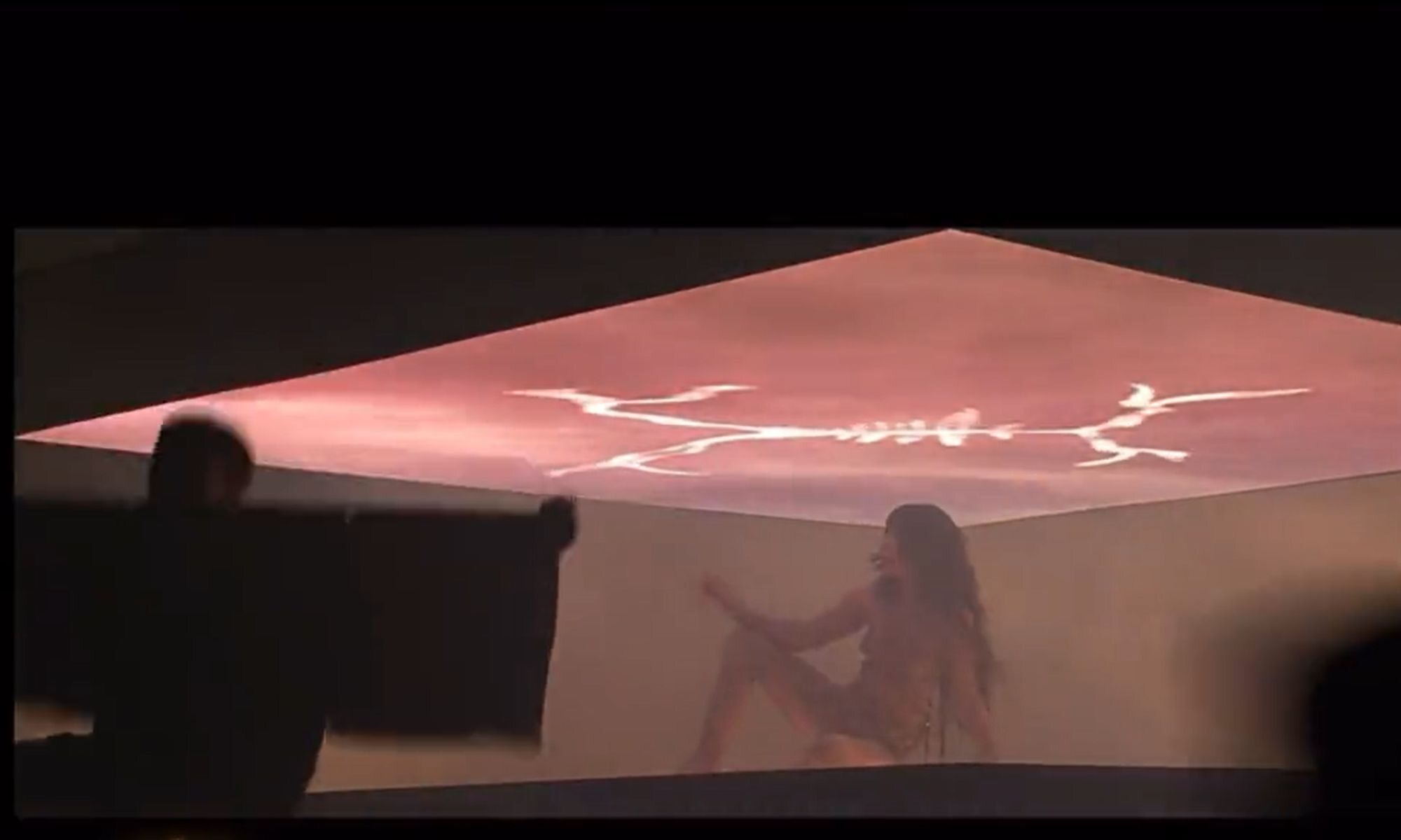 Un espontáneo interrumpe la actuación de Loreen en el Melfest 2023