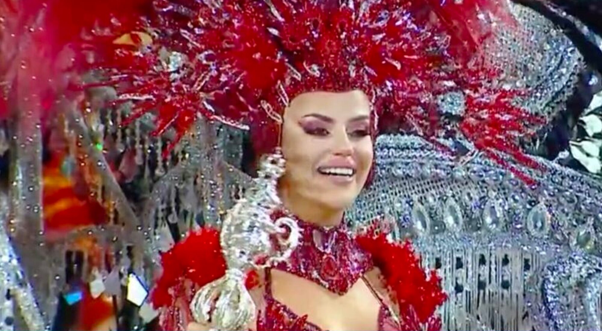 Lola Ortiz como nueva Reina del Carnaval de Las Palmas