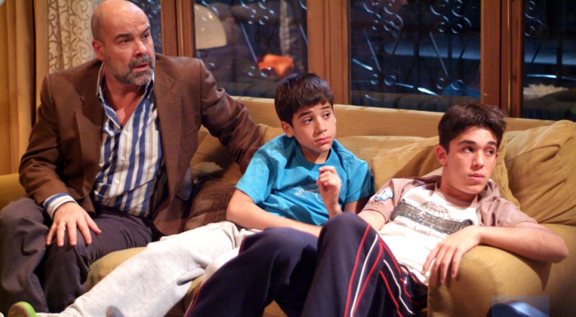 Diego y dos de sus hijos en 'Los Serrano'