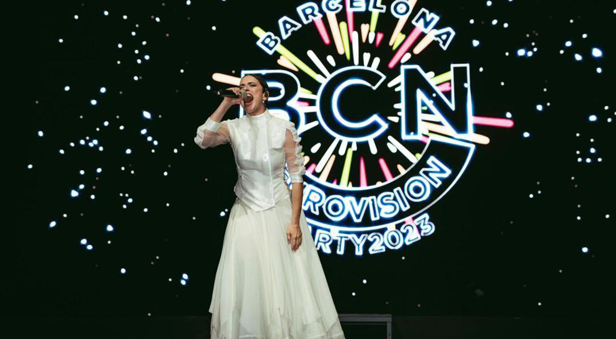 Blanca Paloma canta "Eaea" en la Barcelona Eurovision Party
