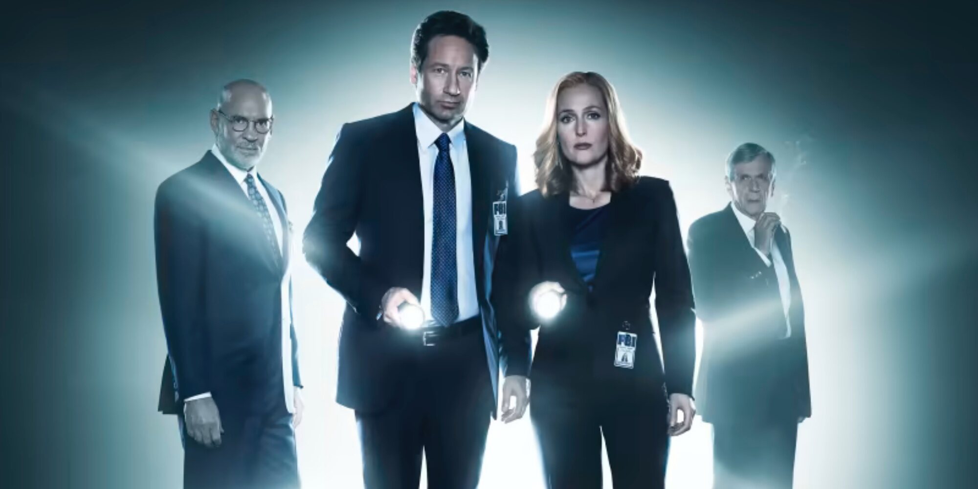  Mitch Pileggi, David Duchovny, Gillian Anderson y William B. Davis en 'Expediente X'