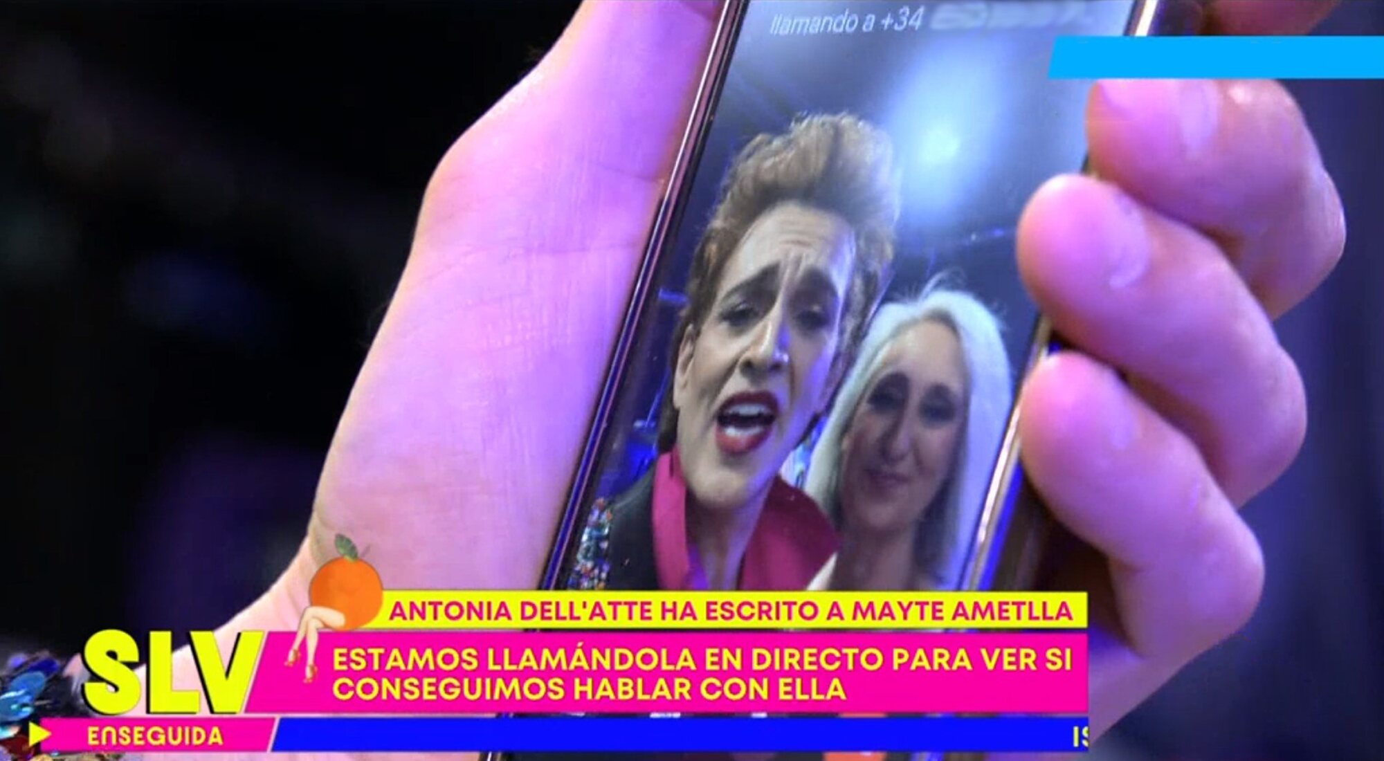 Las cámaras de 'Sálvame' muestran el teléfono de Antonia Dell'Atte en directo