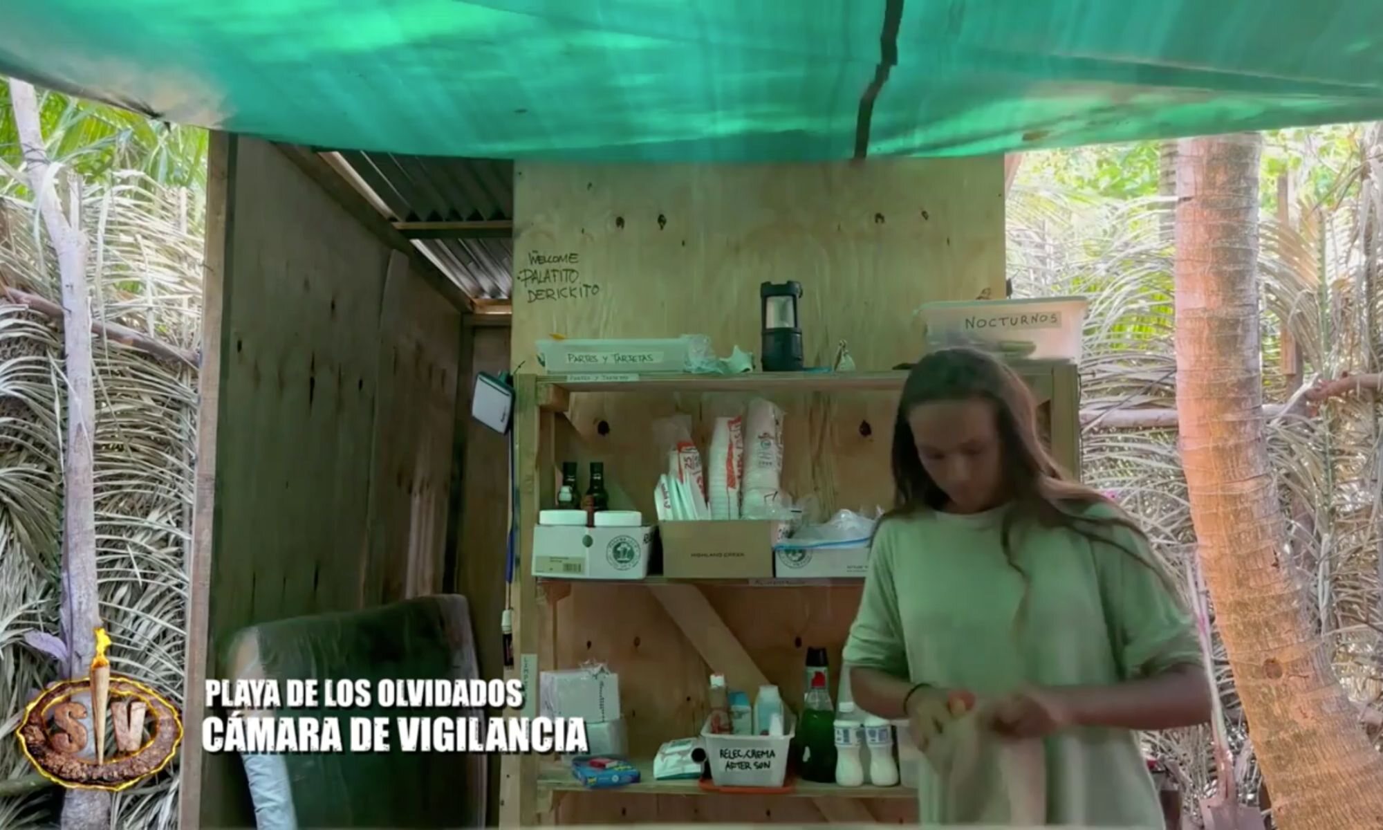 Katerina Safarova robando en 'Supervivientes 2023'