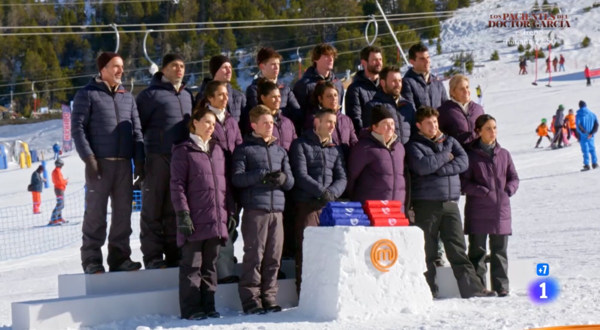 Los aspirantes de 'MasterChef 11' en la prueba de exteriores del octavo programa