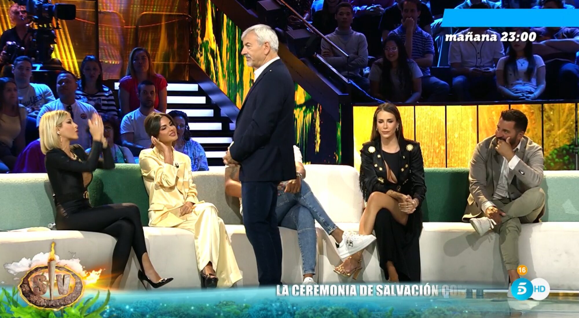 Oriana, Alexia y Cristina Porta viven un momento de tensión ante Carlos Sobera en 'Supervivientes: Tierra de nadie'