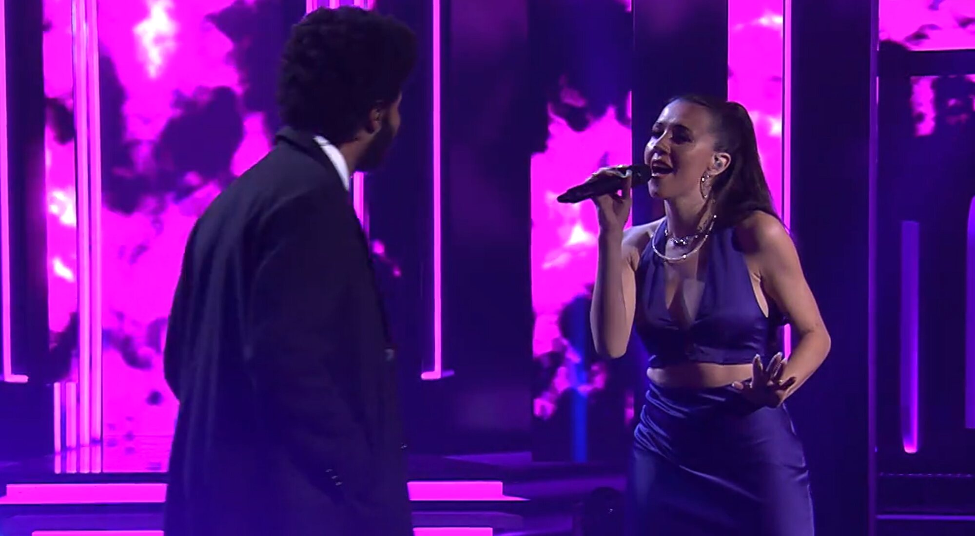 Famous y Andrea Guasch imitan a The Weeknd y Ariana Grande en la gala 7 de 'Tu cara me suena 10'