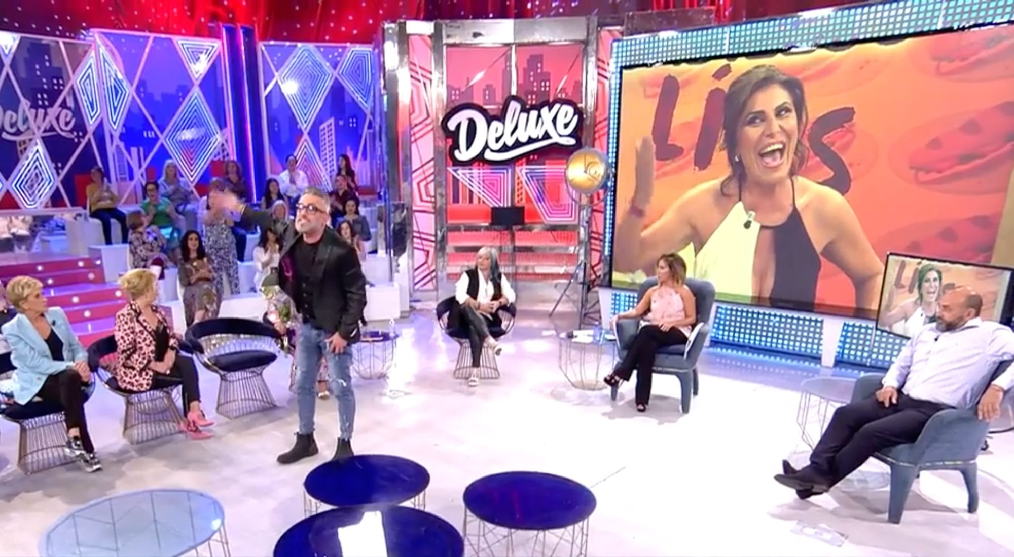 Yaiza Martín y los colaboradores en 'Viernes Deluxe'