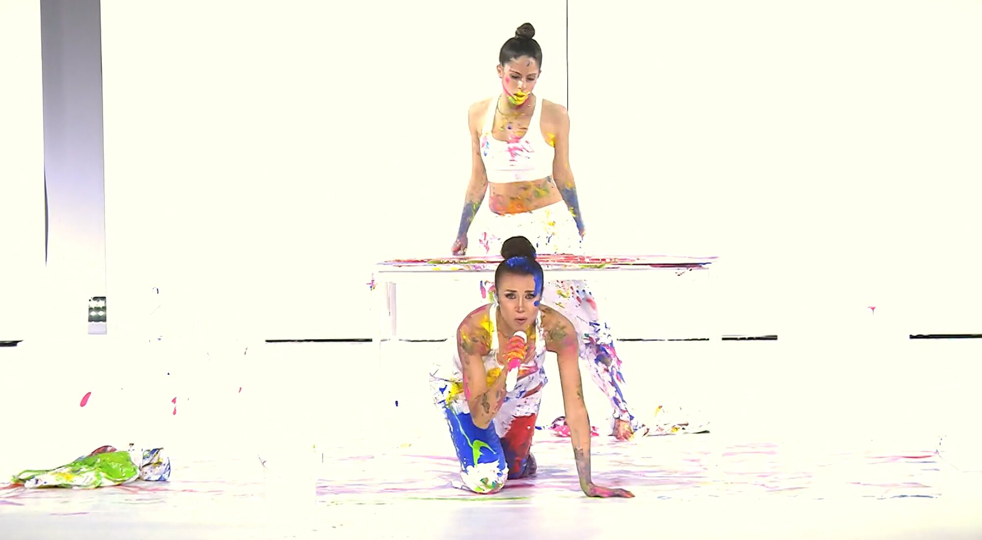 Andrea Guasch imita a Halsey junto a Natalia, una de las bailarinas, en &#39;Tu cara me suena 10&#39;