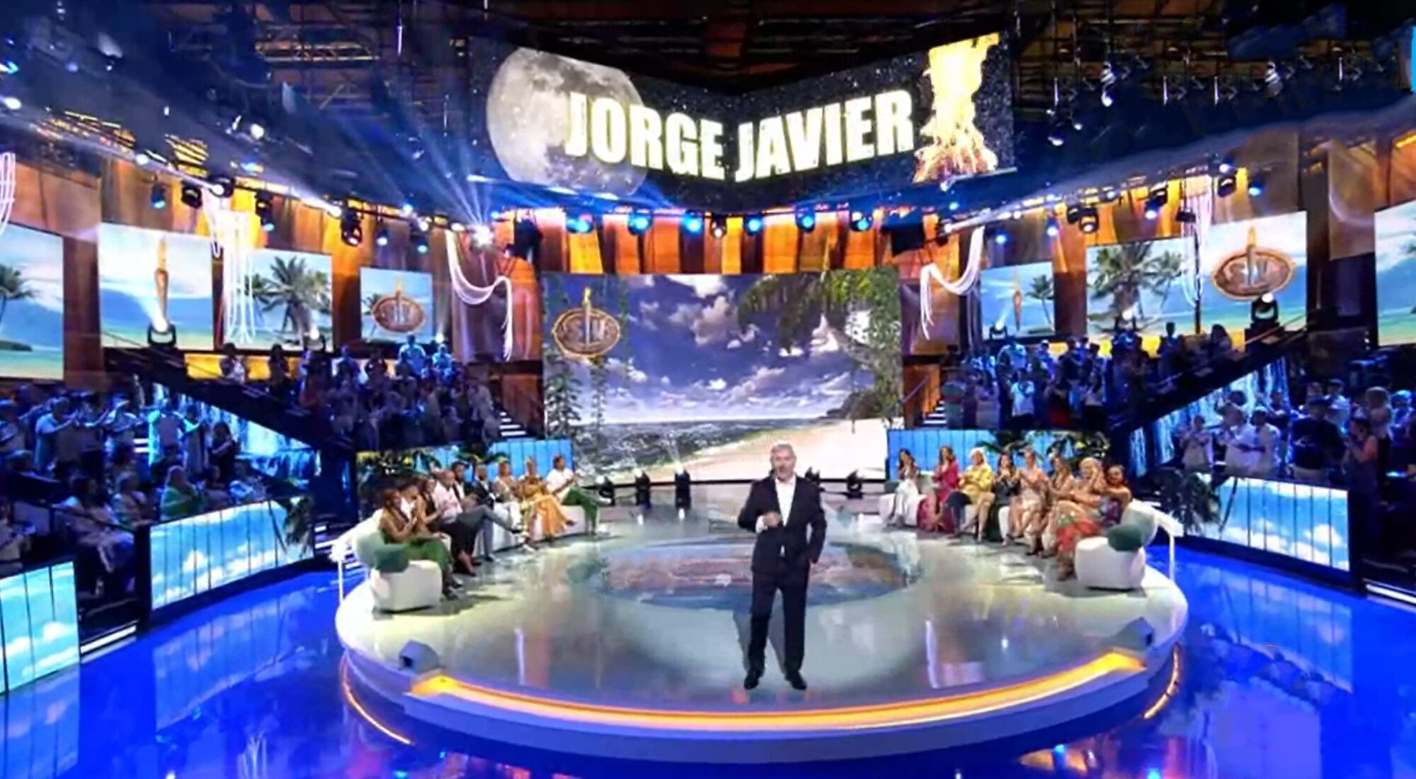 El equipo de 'Supervivientes 2023' homenajea a Jorge Javier en su final