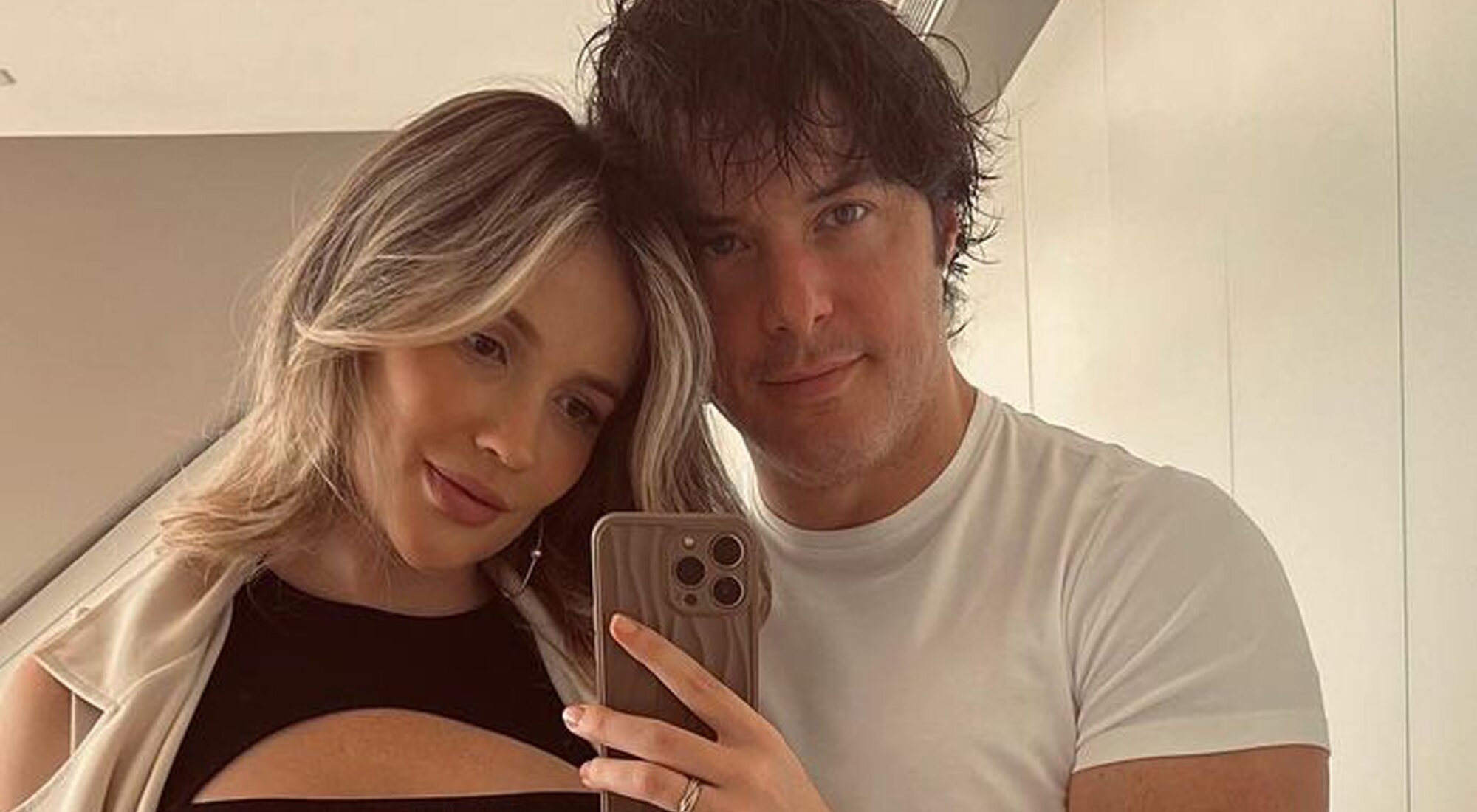 Rebeca Lima y Jordi Cruz en una foto de Instagram, antes del nacimiento de su primer hijo