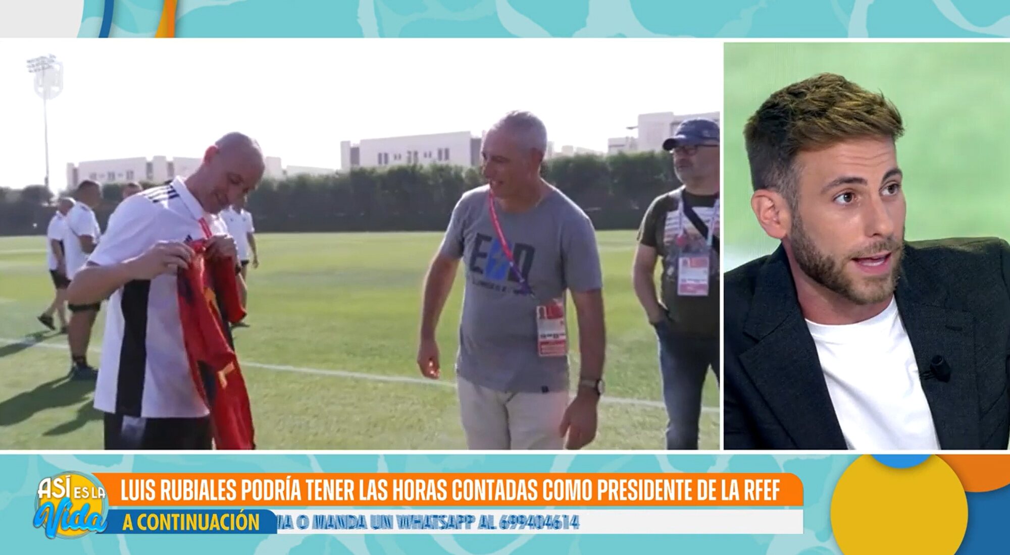 César Muñoz pone en relieve los esfuerzos de las futbolistas en 'Así es la vida'