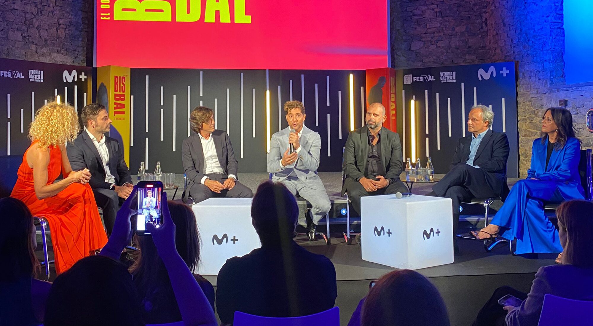 David Bisbal junto al equipo de su documental en el FesTVal