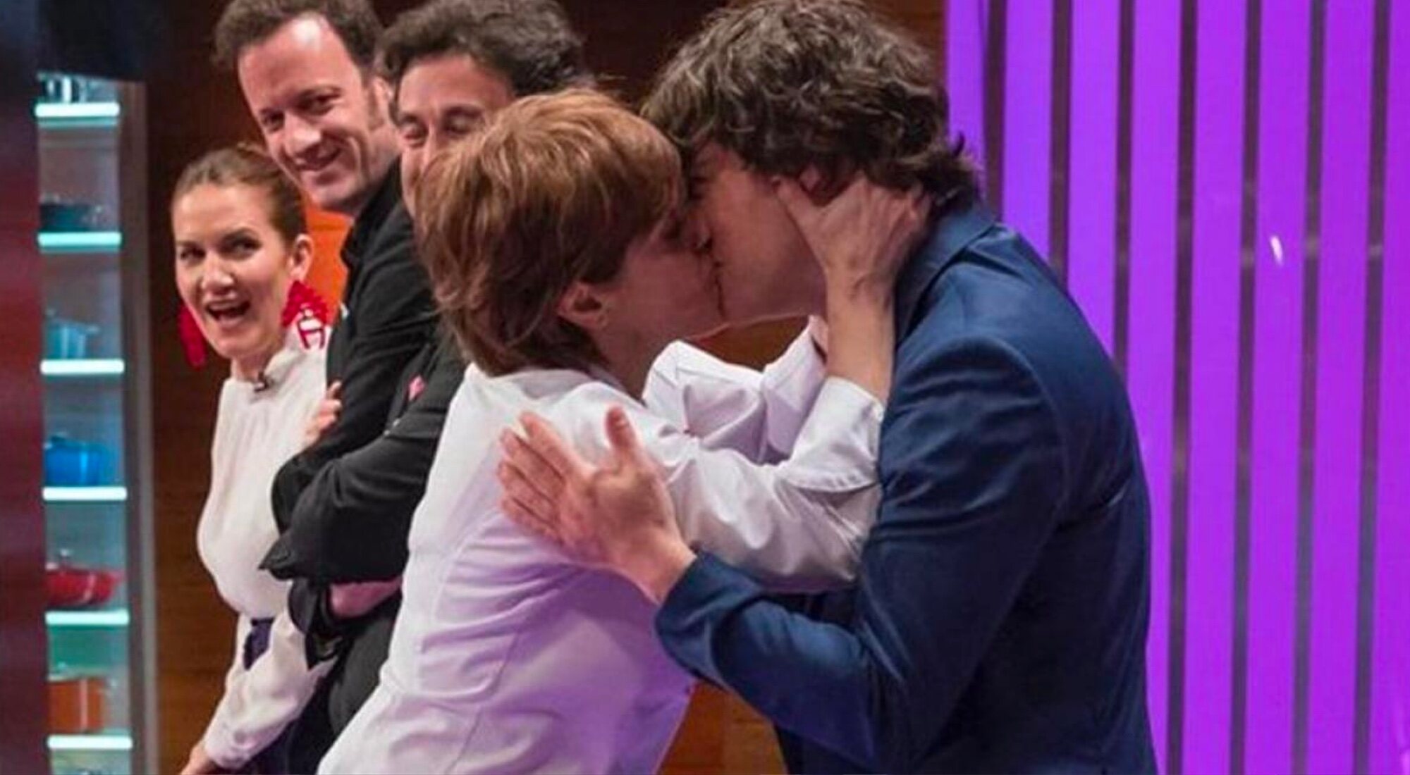 Beso de Anabel Alonso y Jordi Cruz en 'MasterChef'