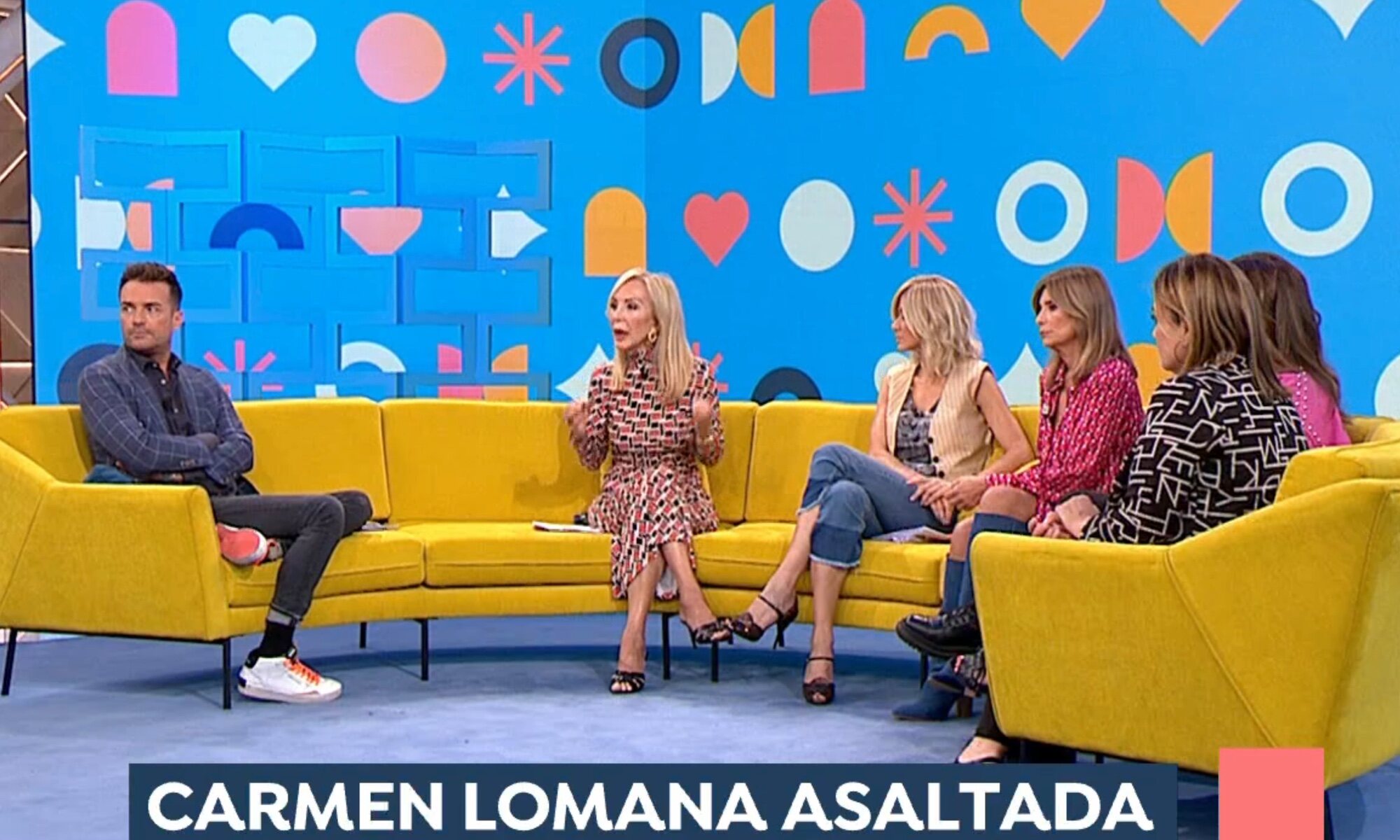 Carmen Lomana, quejándose en el plató de 'Espejo público'