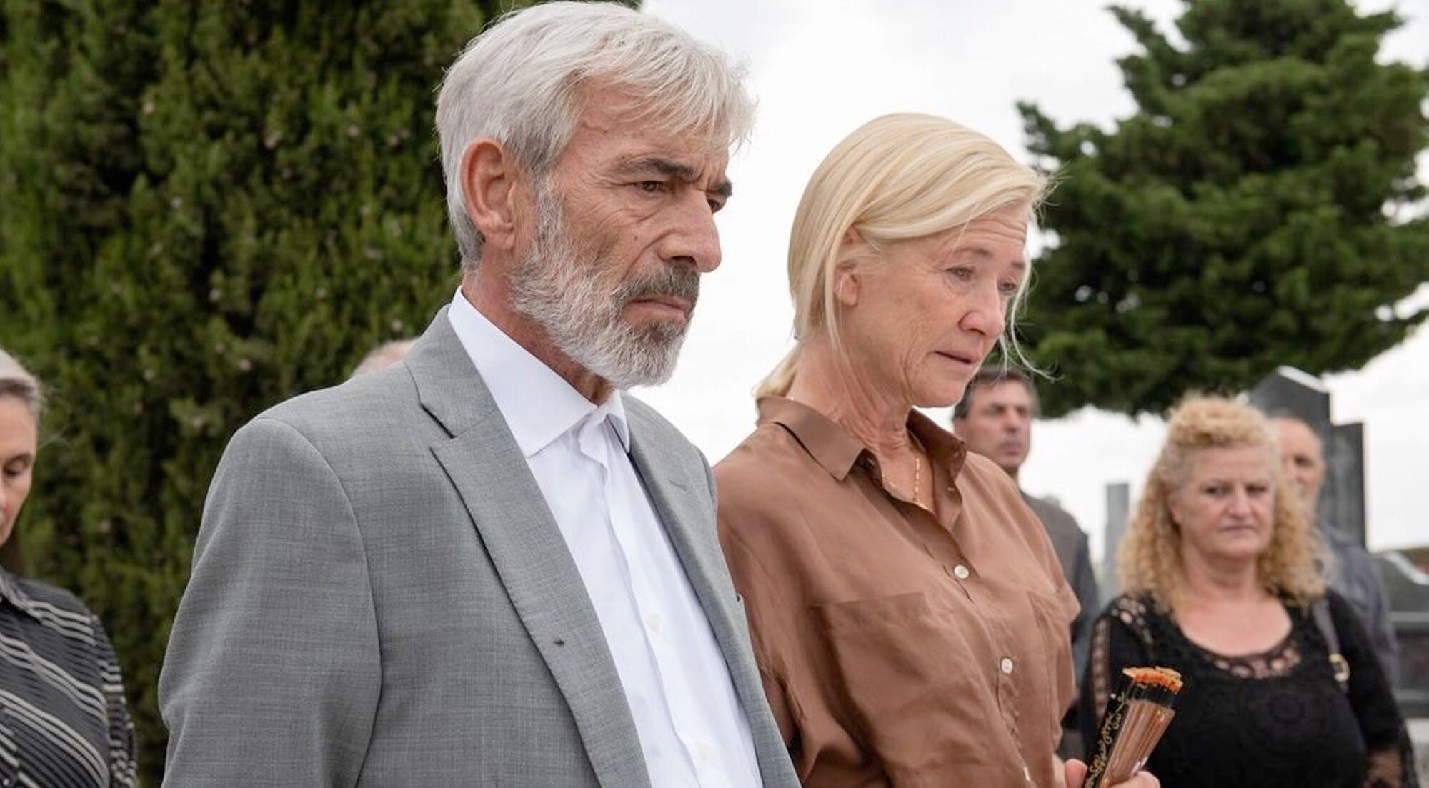 Antonio y Mercedes en el funeral de Herminia en 'Cuéntame'