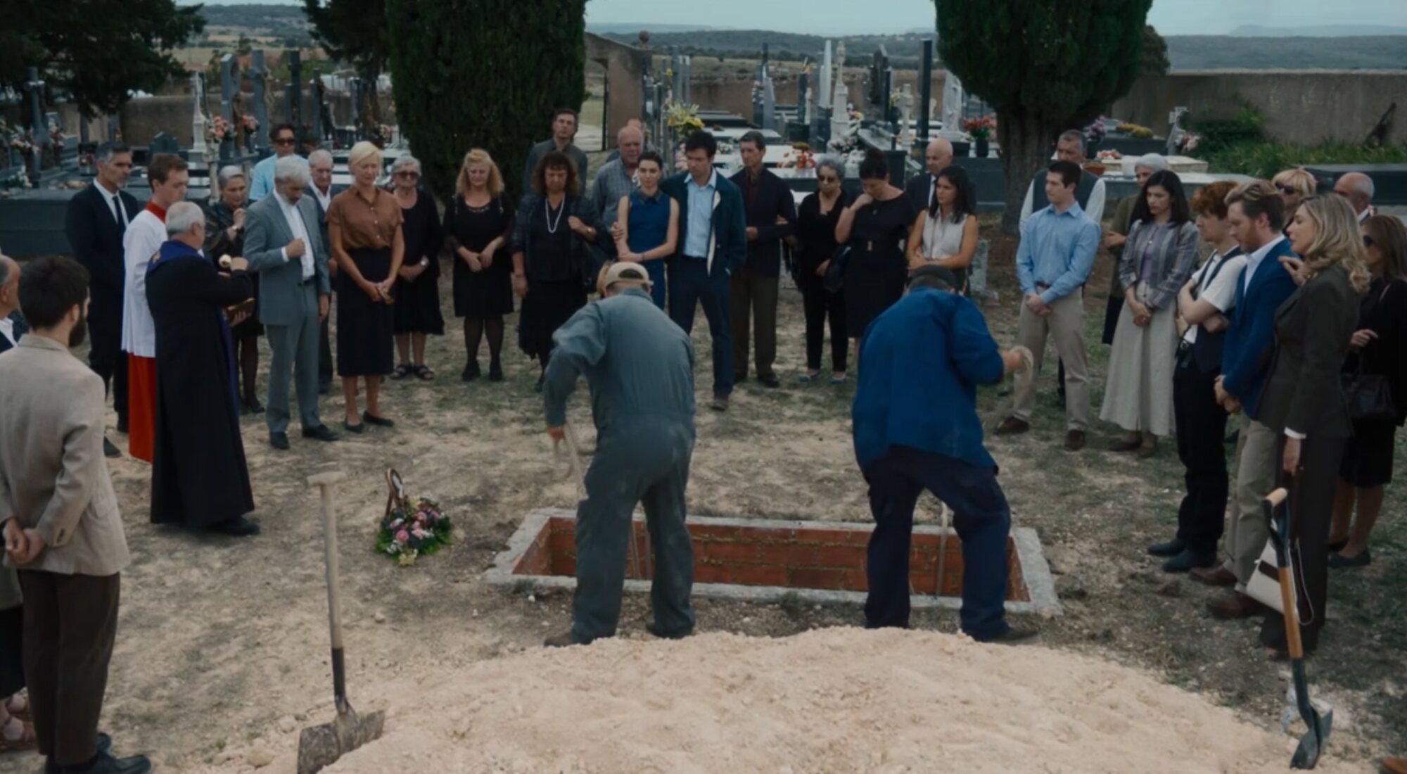 Los Alcántara se reúnen en el funeral de Herminia en el arranque de la temporada 23 de 'Cuéntame'