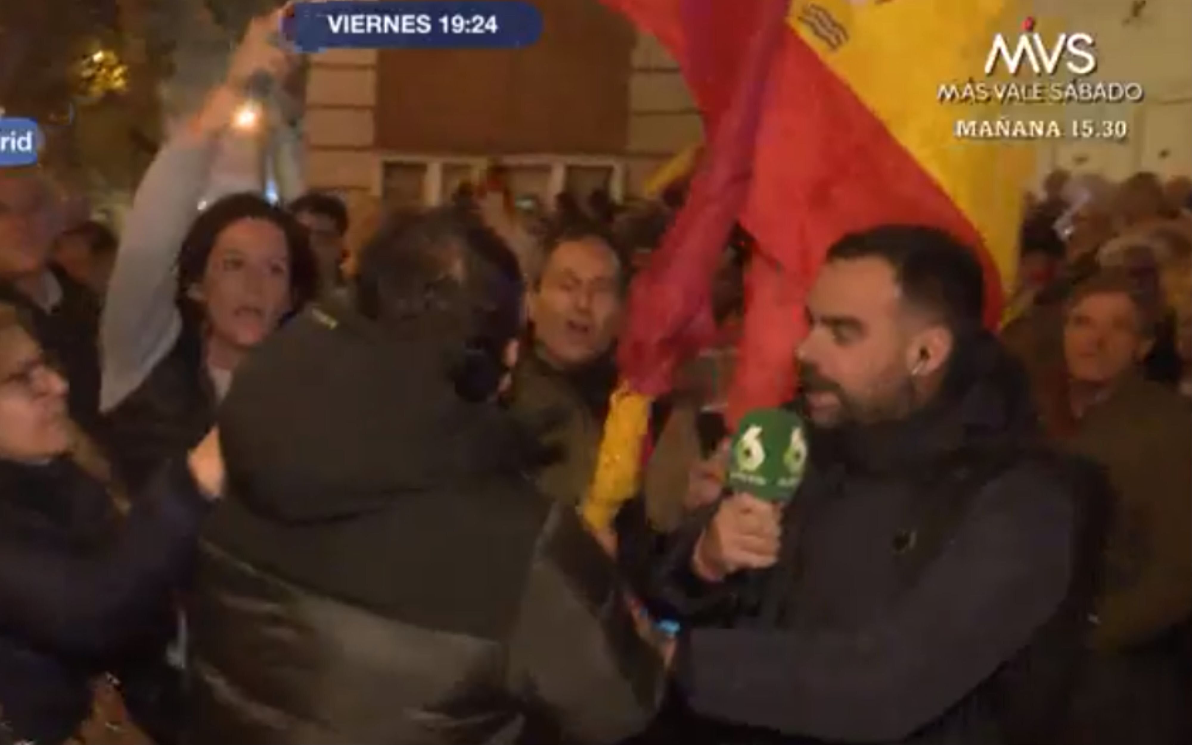 Javier Bastida, reportero de 'Más vale tarde', en la manifestación