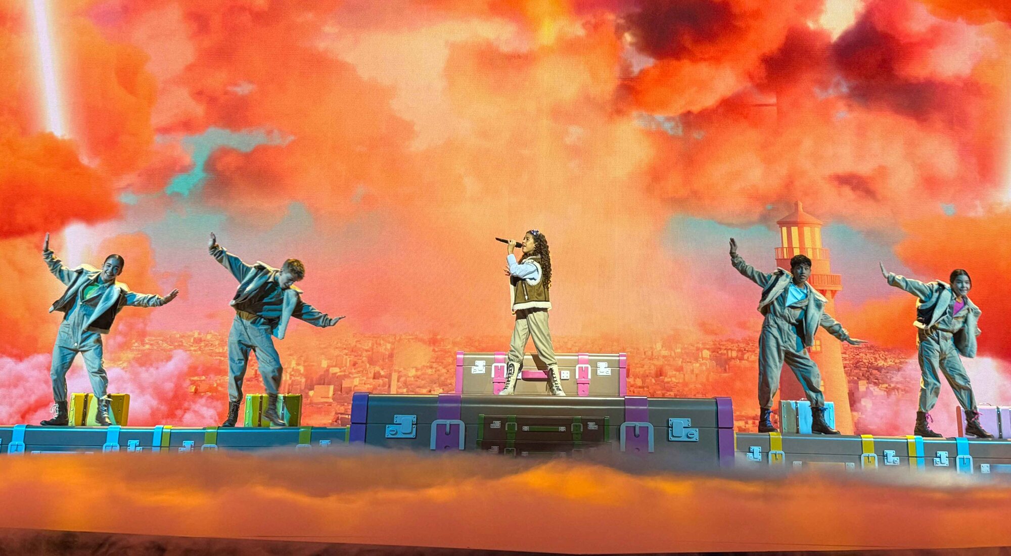 Sandra Valero y sus compañeros durante su actuación en Eurovisión 2023