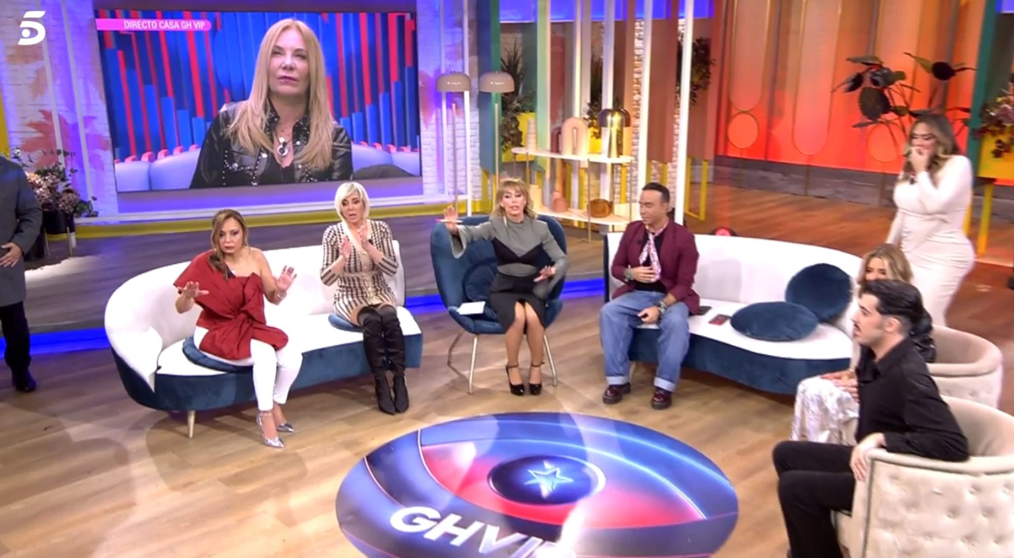 Emma García y sus colaboradores en 'Fiesta'