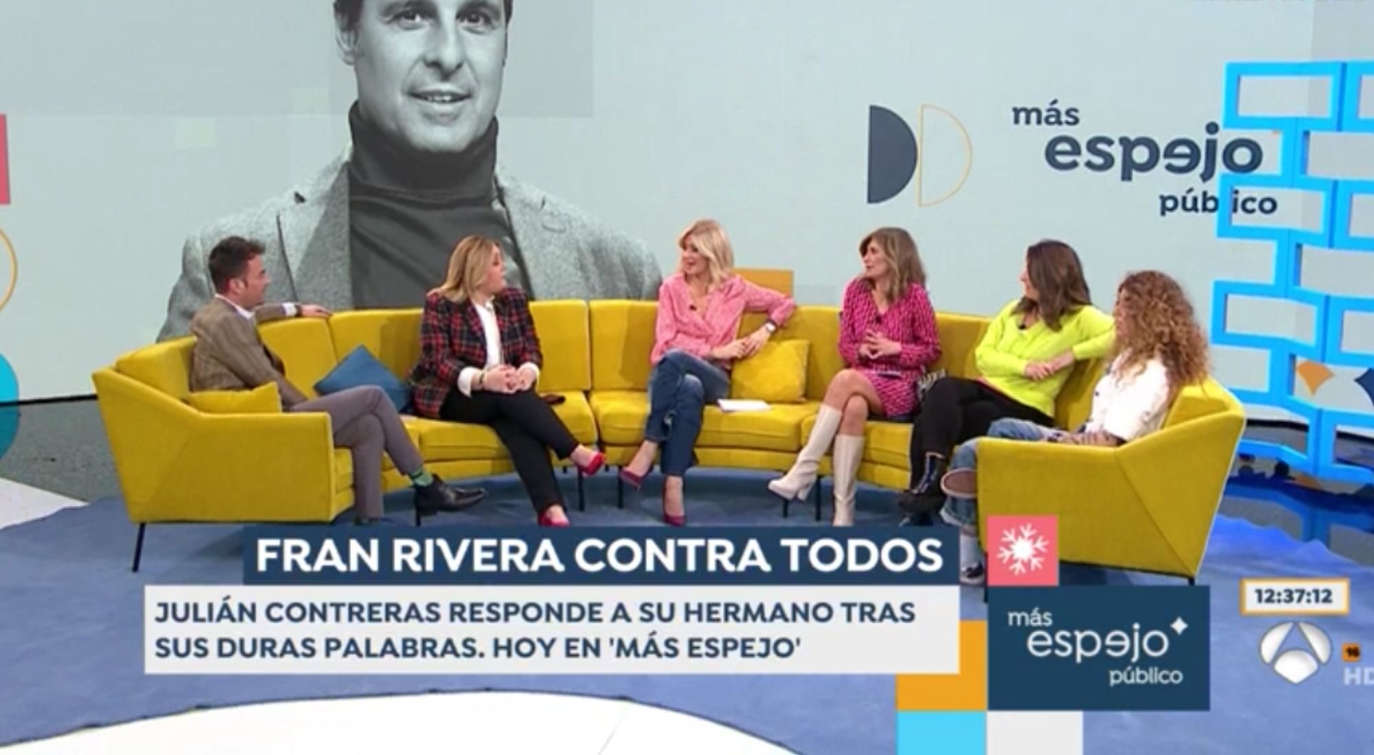 Susanna Griso y sus colaboradores de &#39;Espejo público&#39;