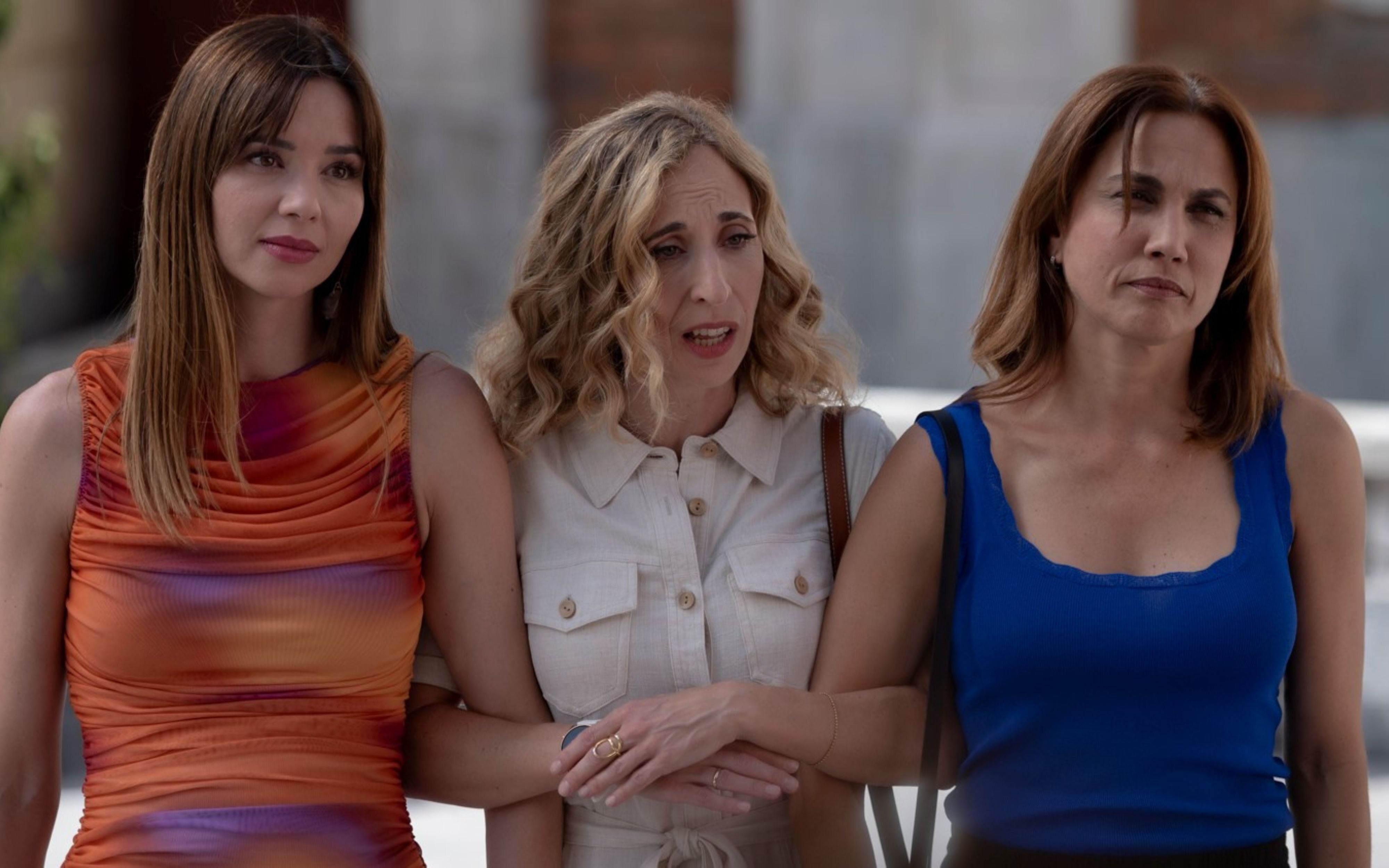 Dafne Fernández, Marta Aledo y Toni Acosta en '4 estrellas'