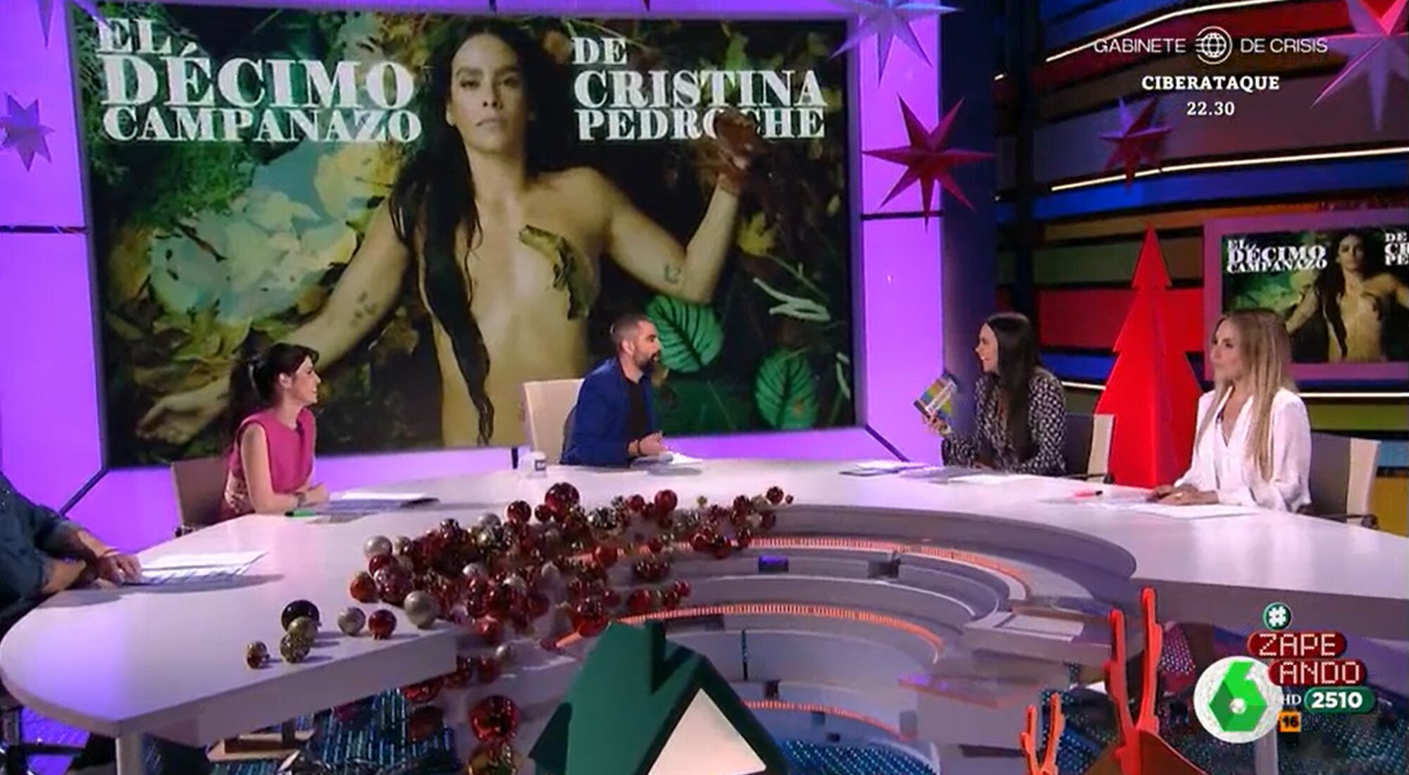 Cristina Pedroche habla con sus compañeros de &#39;Zapeando sobre su vestido para las Campanadas