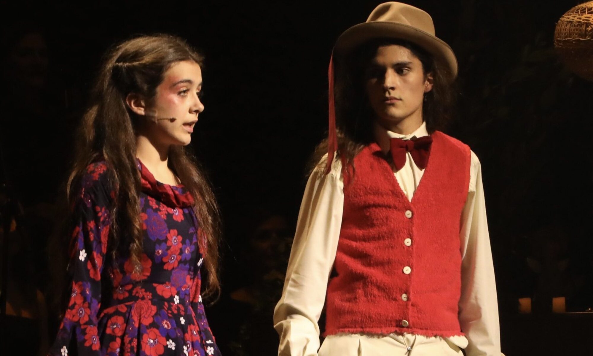 Irene Balmes y Biel Rossell, como Irene y Enric, en &#39;La Mesías&#39;