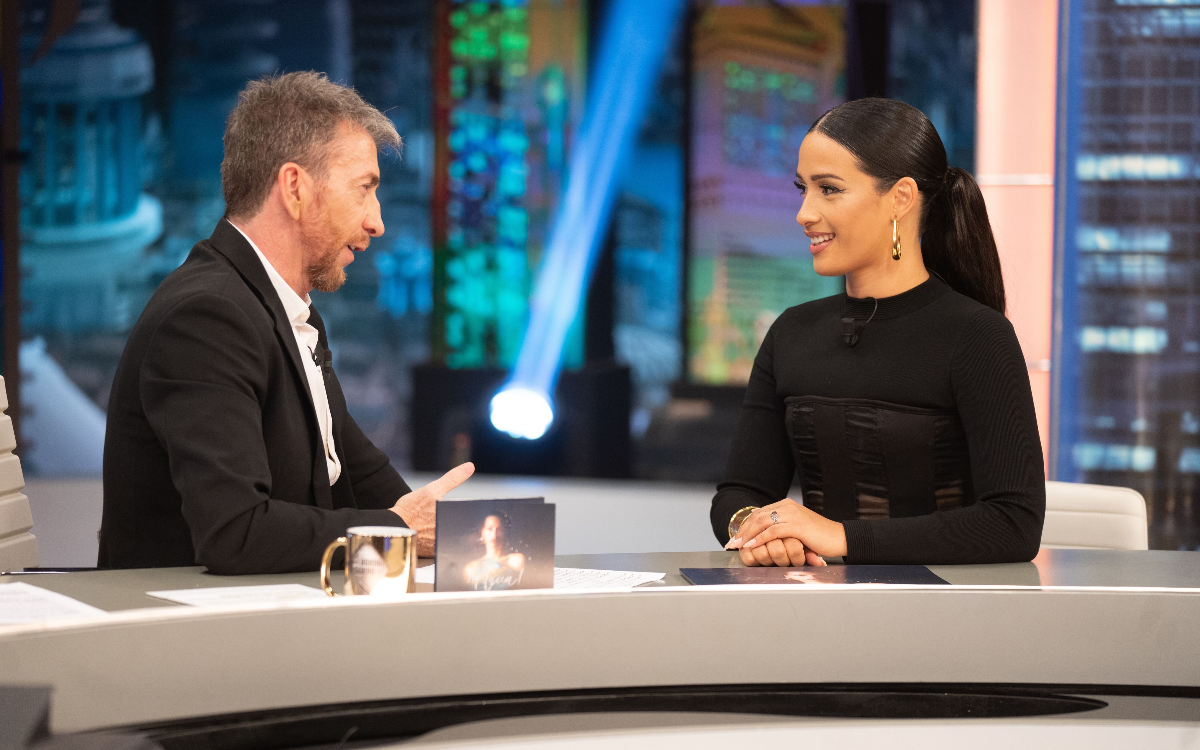 Chanel Terrero junto a Pablo Motos en 'El hormiguero'