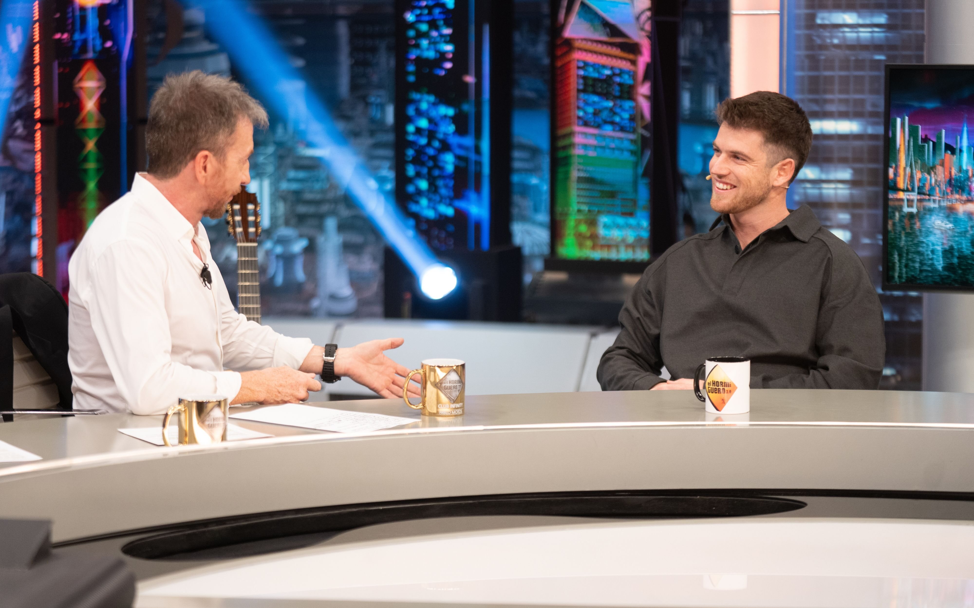 Miguel Bernardeau con Pablo Motos en 'El hormiguero'
