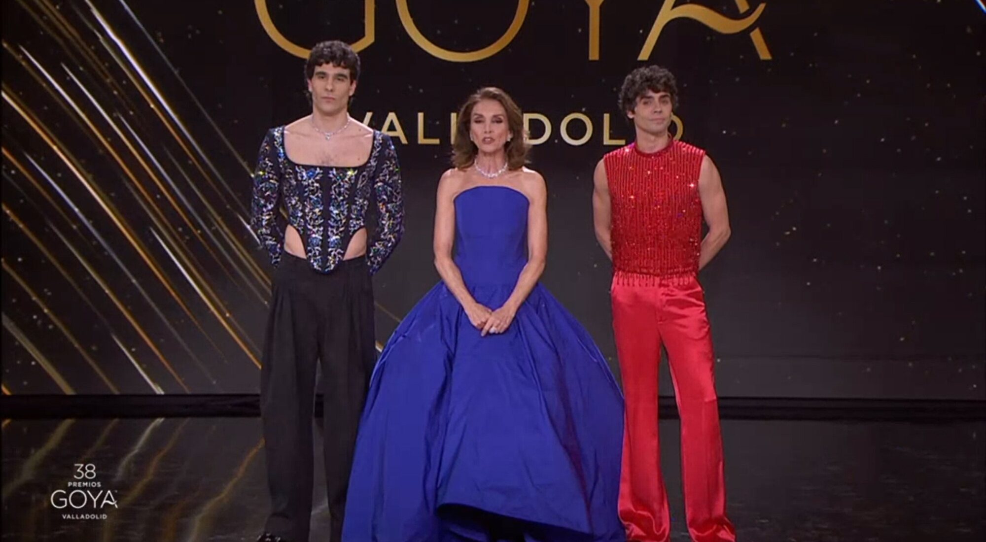 Javier Calvo, Ana Belén y Javier Ambrossi en los Premios Goya 2024