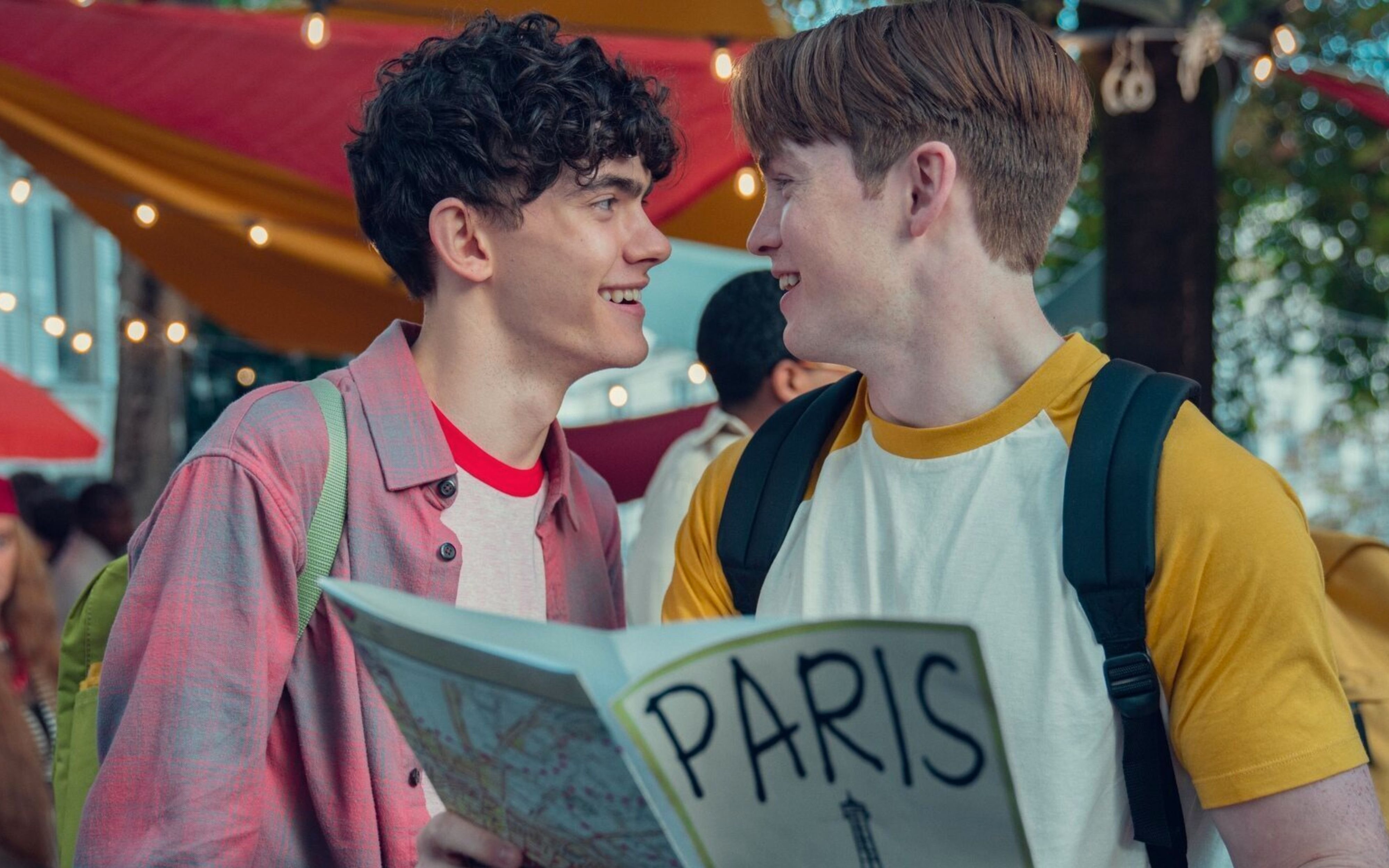 Los protagonistas de 'Heartstopper' durante el viaje a París