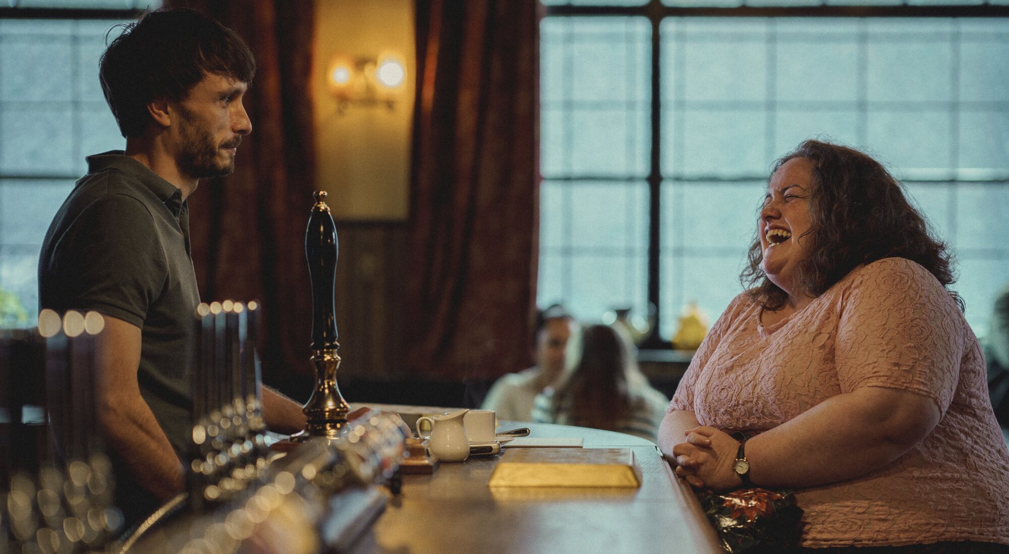 Richard Gadd y Jessica Gunning en &#39;Mi reno de peluche&#39;