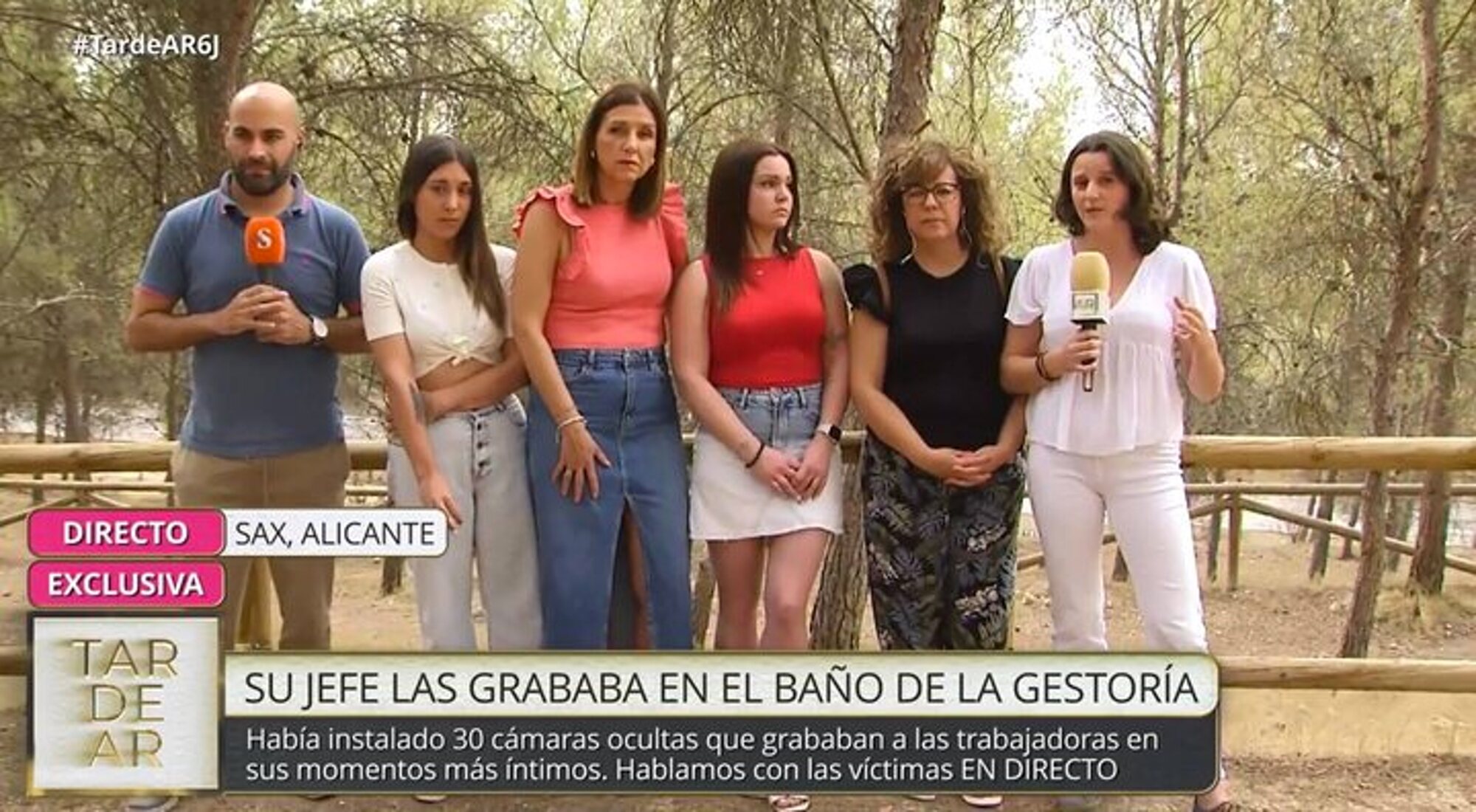 Los reporteros de 'Y ahora, Sonsoles' y 'TardeAR' comparten plano
