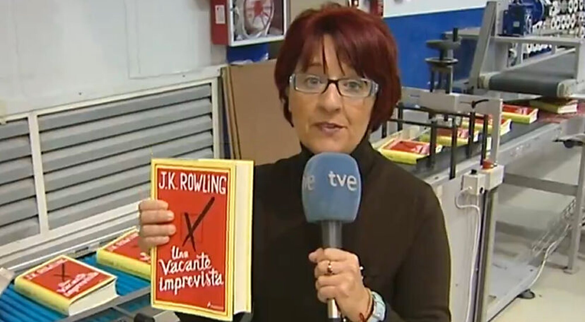 Helena Suescun cubriendo la salida de un libro de J. K. Rowling