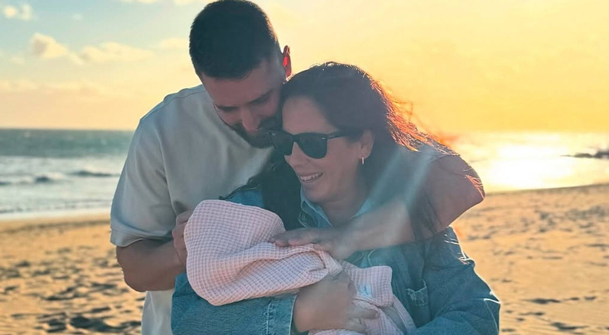 Anabel Pantoja y David Rodríguez con Alma