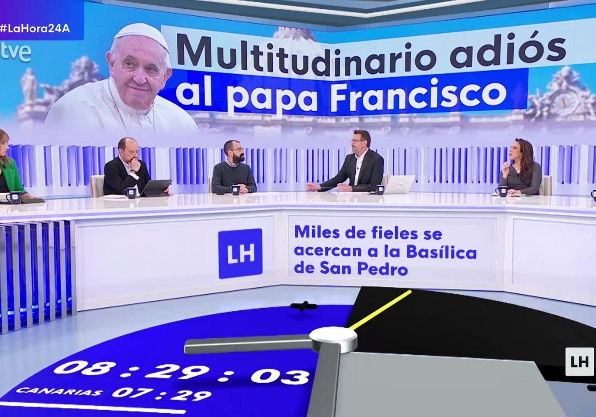 Marc Sala conduce la mesa de debate de 'La hora de La 1'