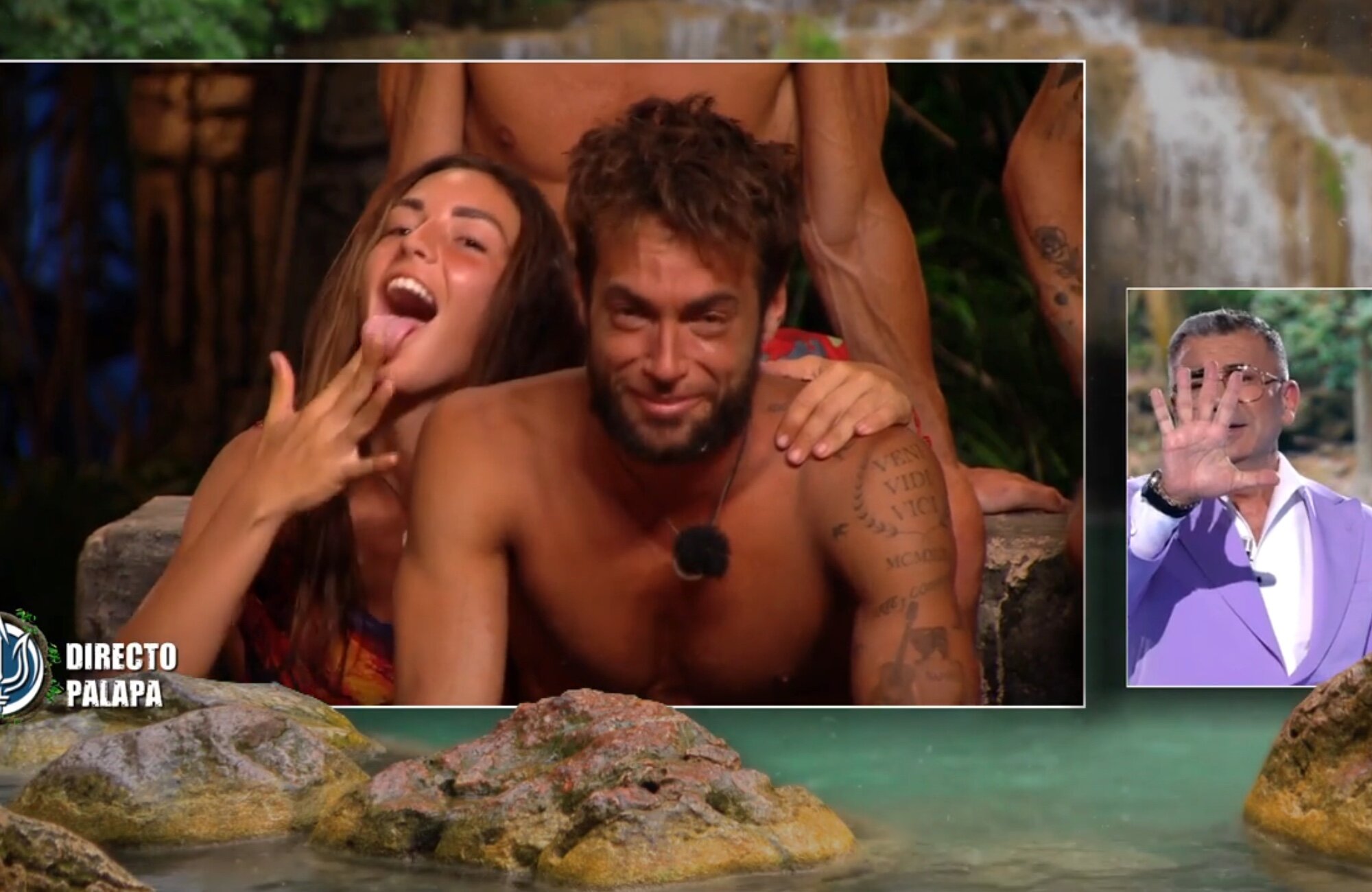 Anita se lame la mano después de haberle limpiado los mocos a Montoya en &#39;Supervivientes 2025&#39;