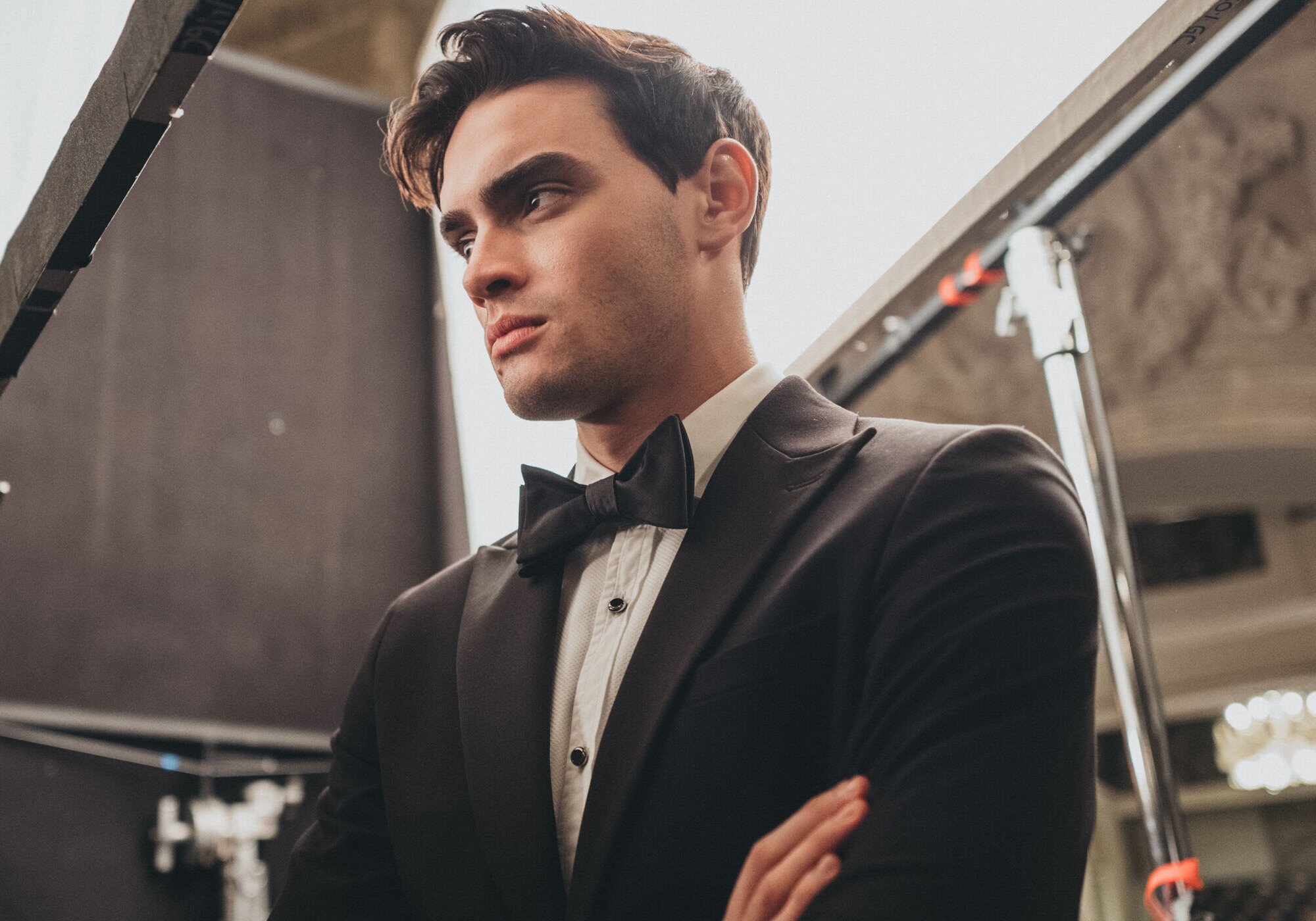 Gabriel Guevara salta de la saga 'Culpables' a Movistar Plus+ con 'Por cien millones'