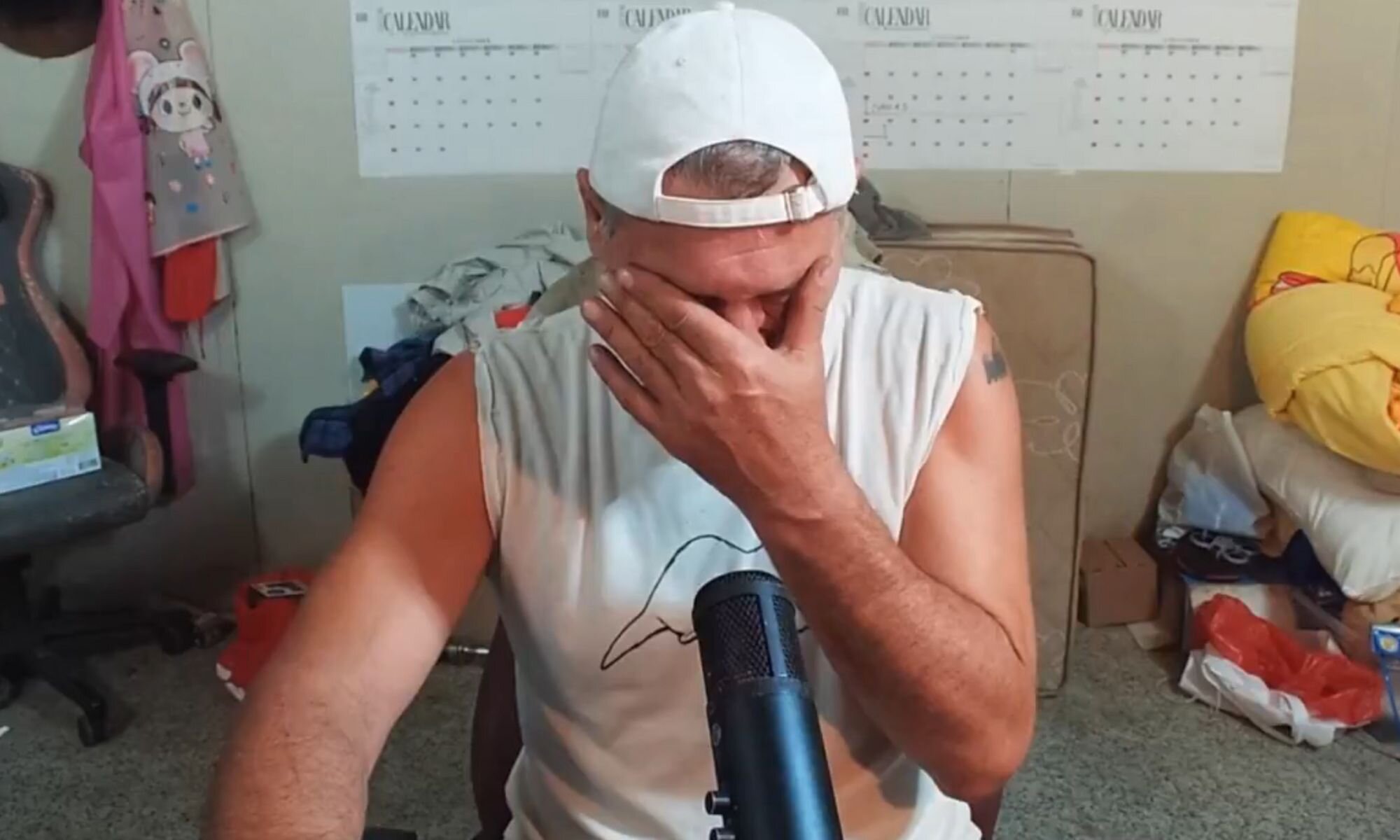 Frank Cuesta se derrumba y llora en uno de sus vídeos