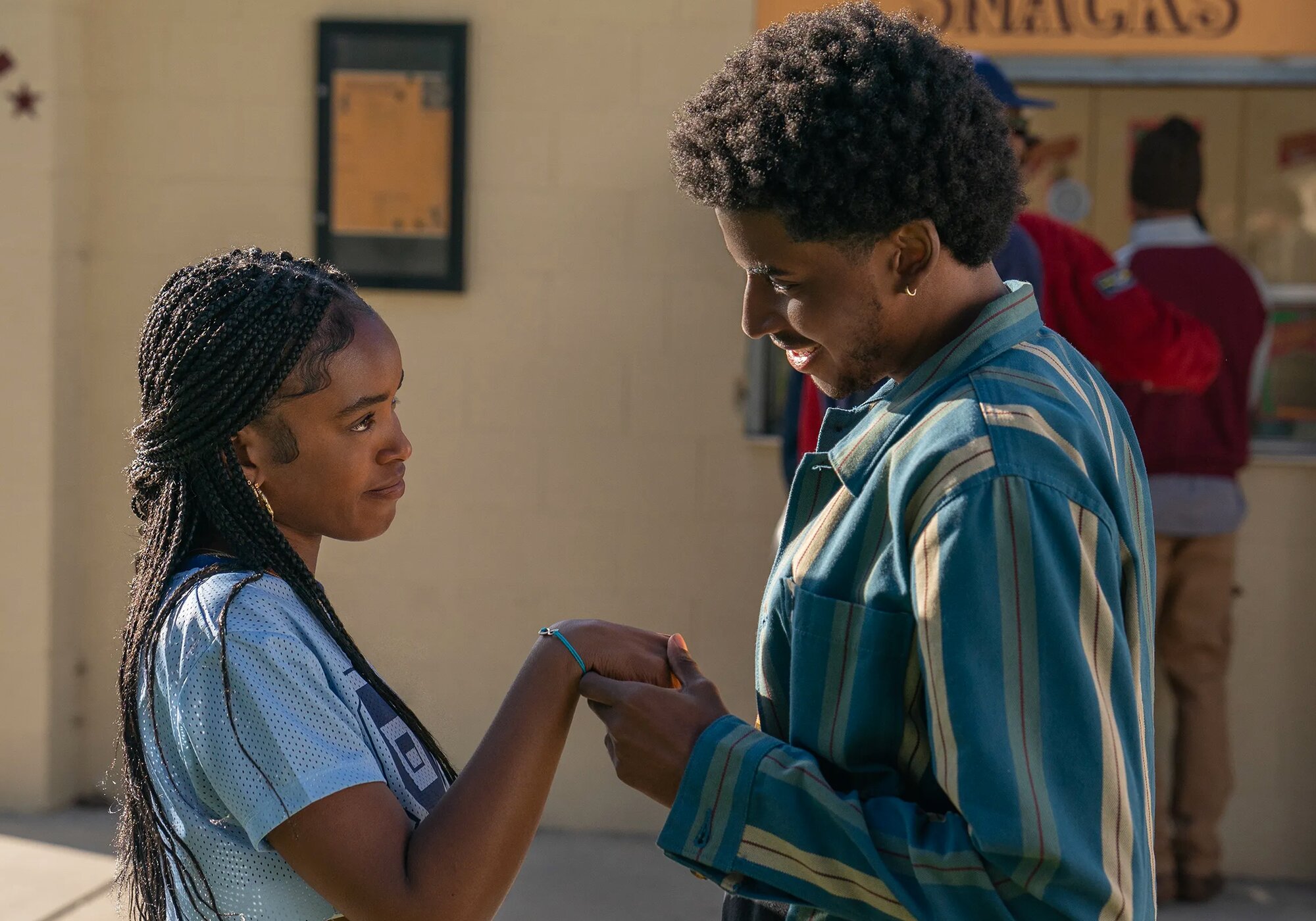 Lovie Simone y Michael Cooper Jr. en 'Por siempre'