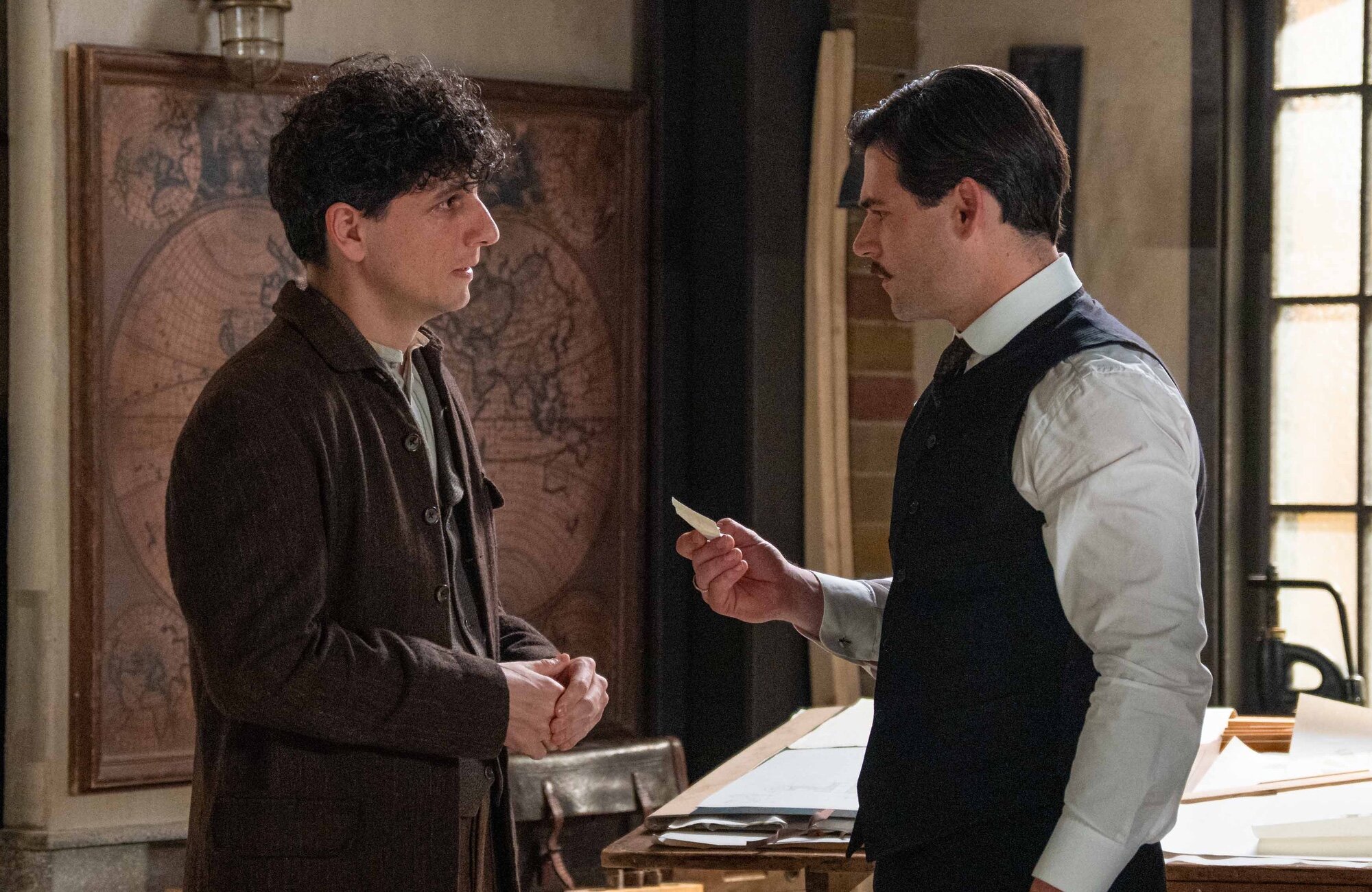 Toño intenta demostrar su inocencia ante Manuel en 'La promesa'