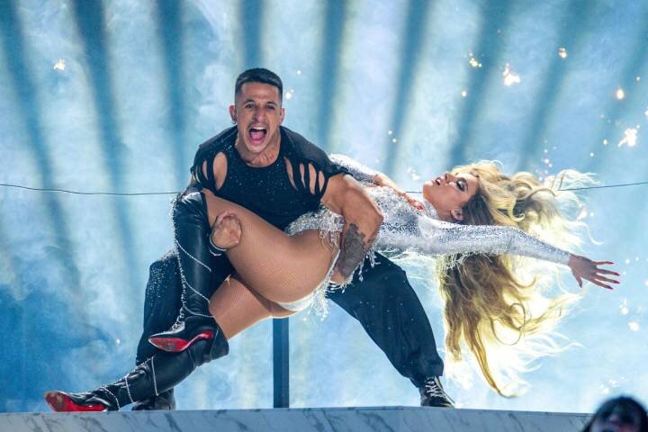 Melody en el final de su actuación con 'Esa diva' en Eurovisión 2025