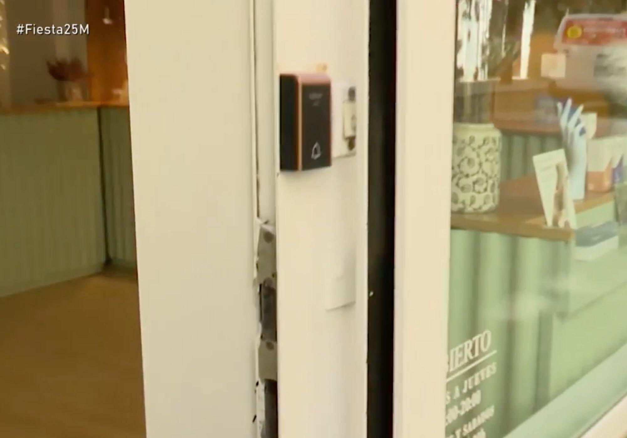 En 'Fiesta' se acercó al negocio de Elisa Mouliaá y mostraron la cerradura que fue forzada