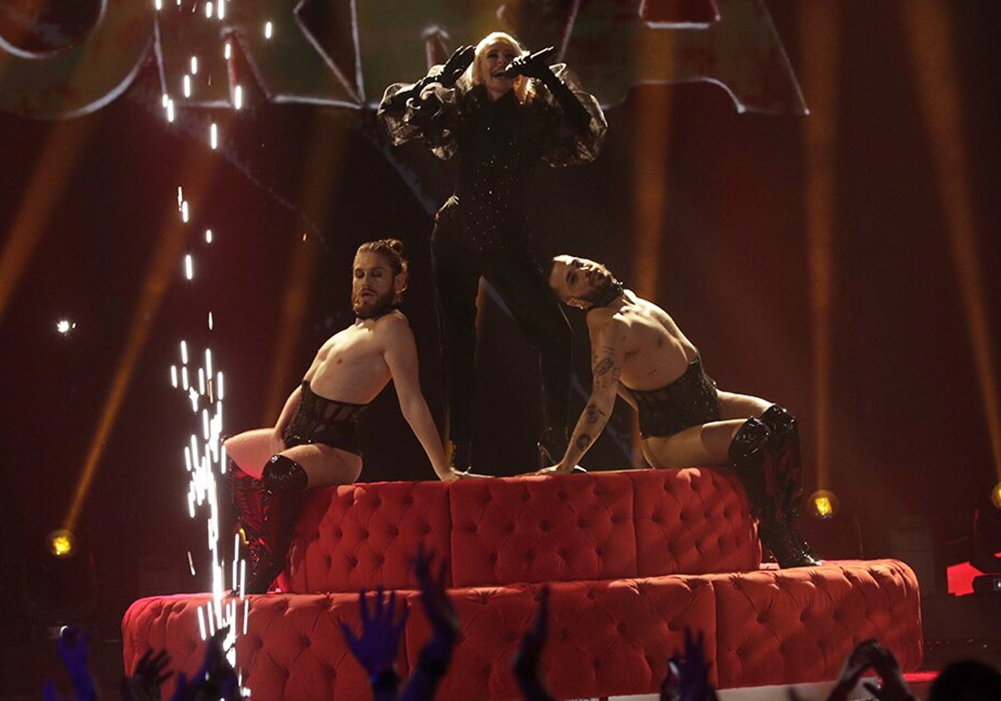 Nebulossa durante su actuación en el Benidorm Fest 2024