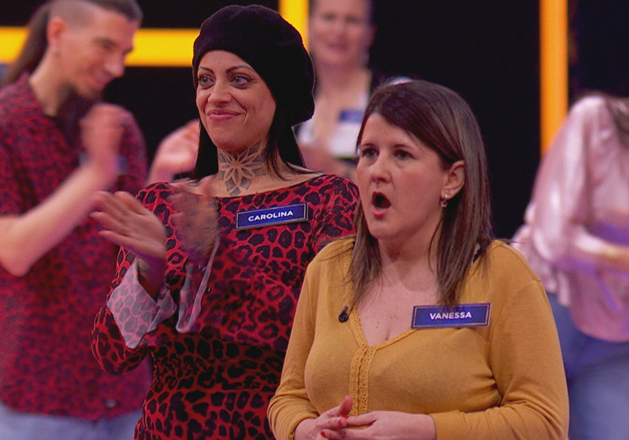 Dos de las concursantes del amplio elenco de &#39;The Floor&#39;