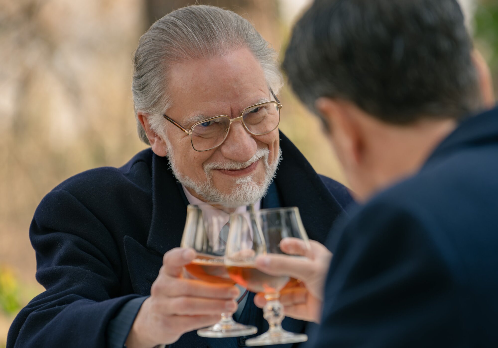 Nancho Novo da vida a un sonriente Damián en 'Sueños de libertad'