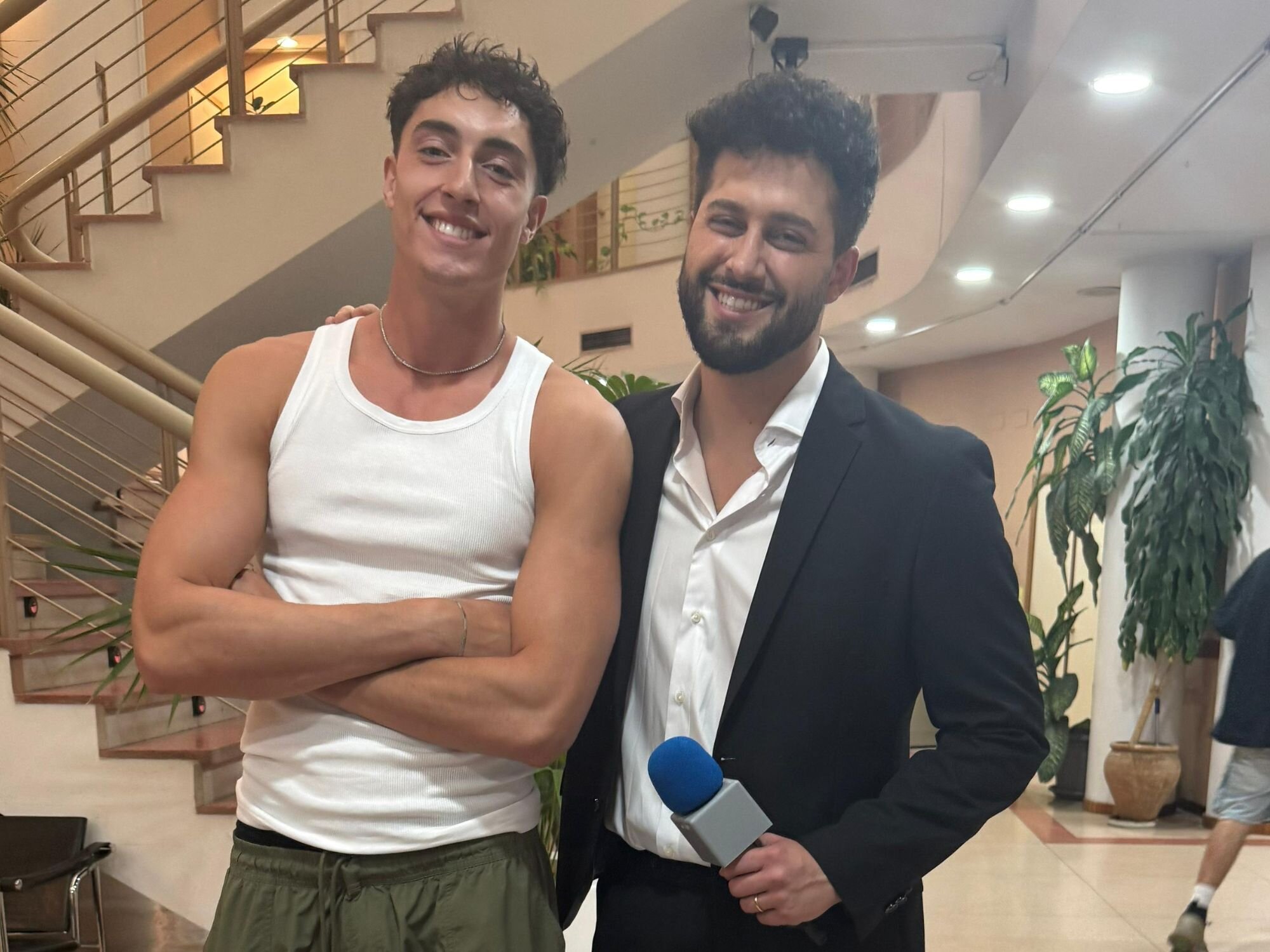 Plex y Javi Hoyos posan juntos en el rodaje del último vídeo del youtuber