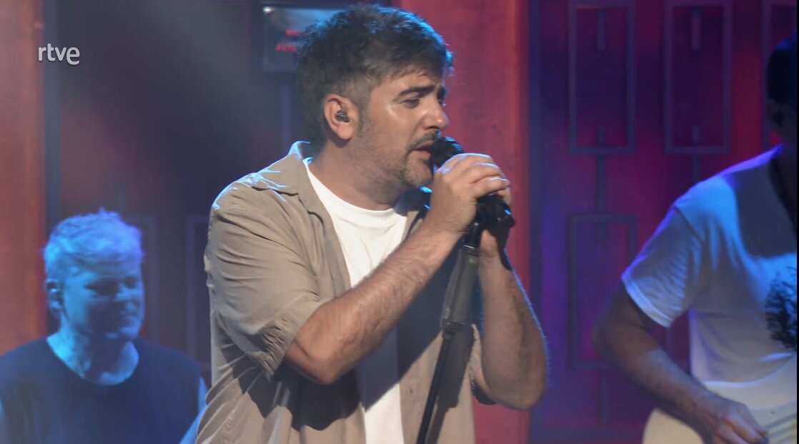 Estopa actuando en 'La revuelta'