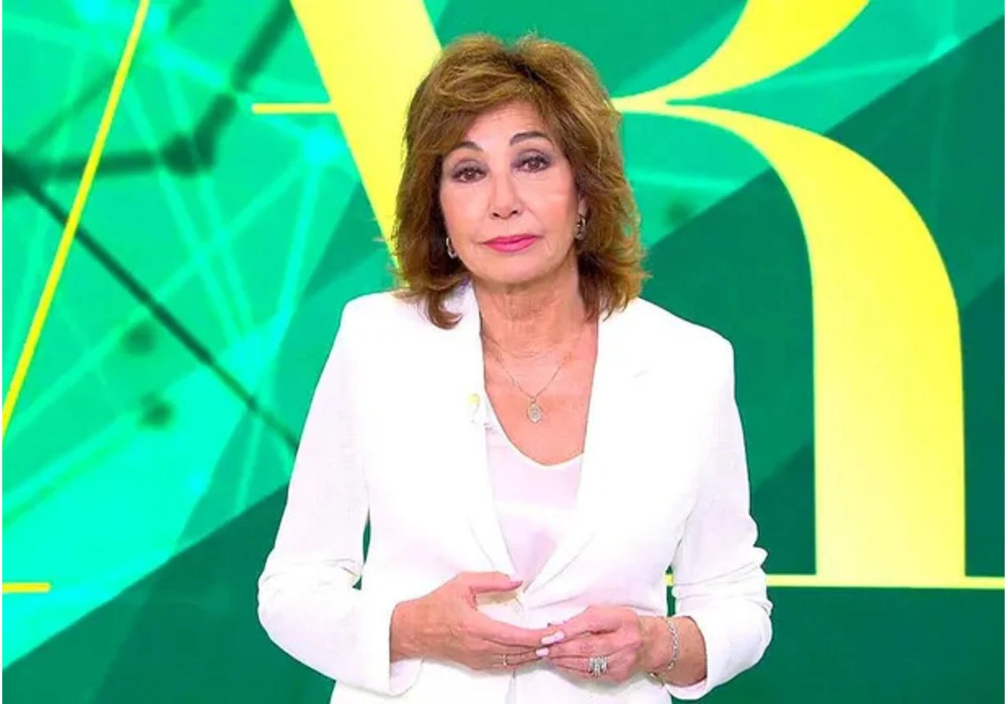 Alba Carrillo habló de la boda de Álvaro Rojo, hijo de Ana Rosa Quintana, del que dice tener vídeos comprometidos