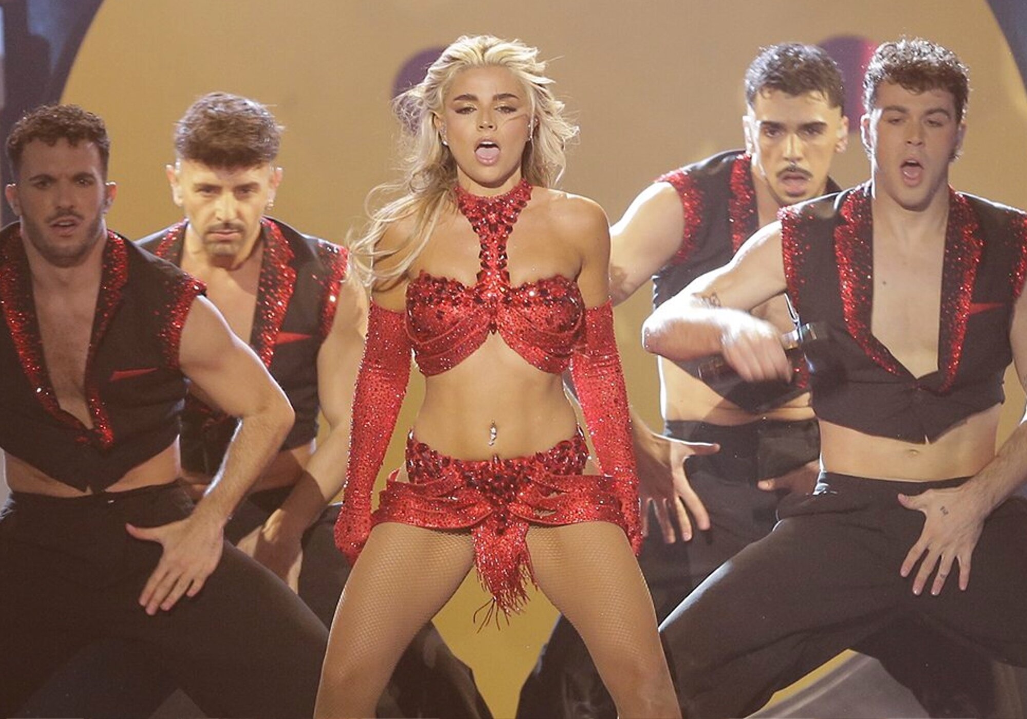 Carla Frigo interpreta 'Bésame' en el Benidorm Fest 2025